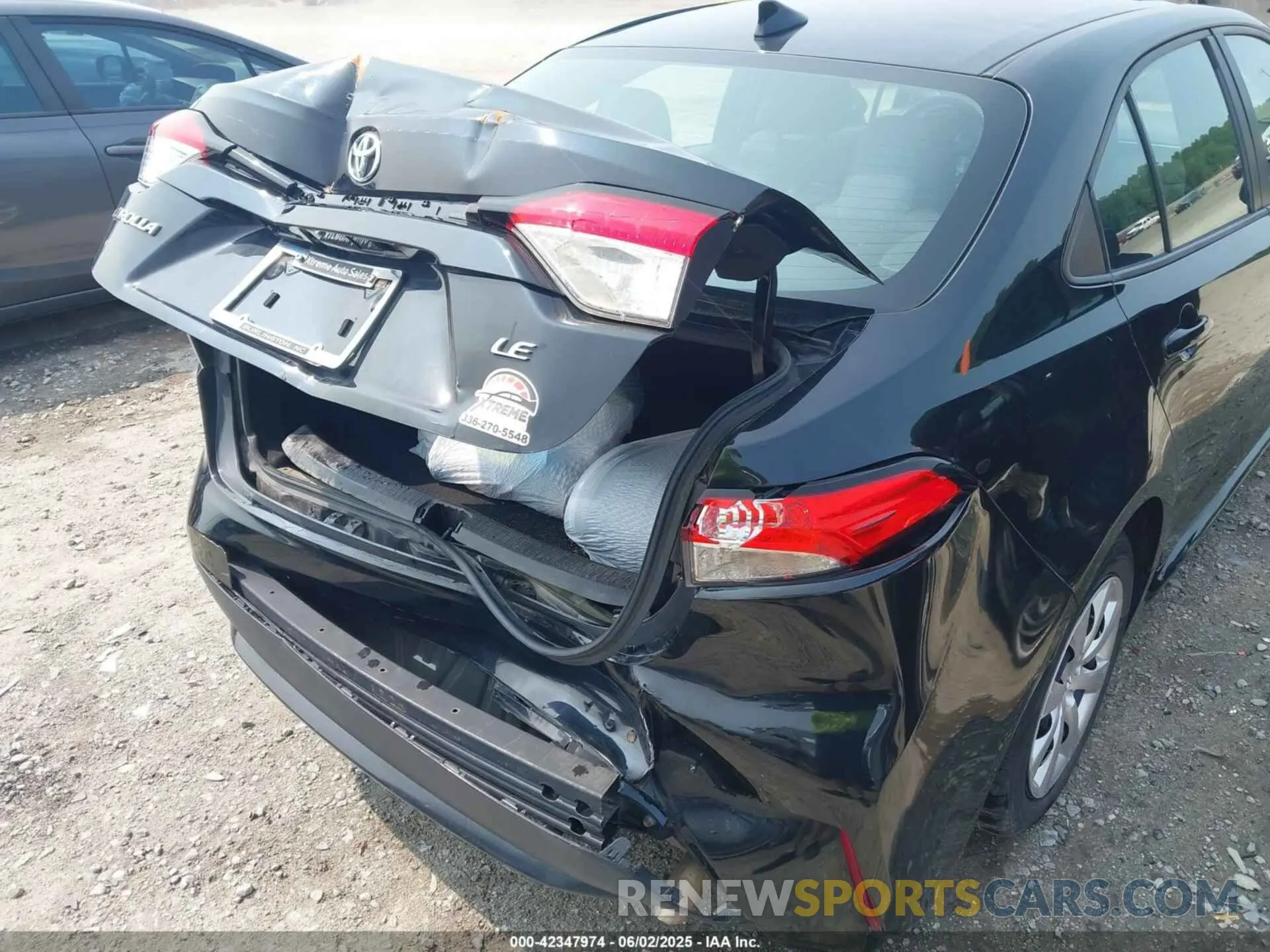 17 Photograph of a damaged car 5YFEPRAE8LP027859 TOYOTA COROLLA 2020