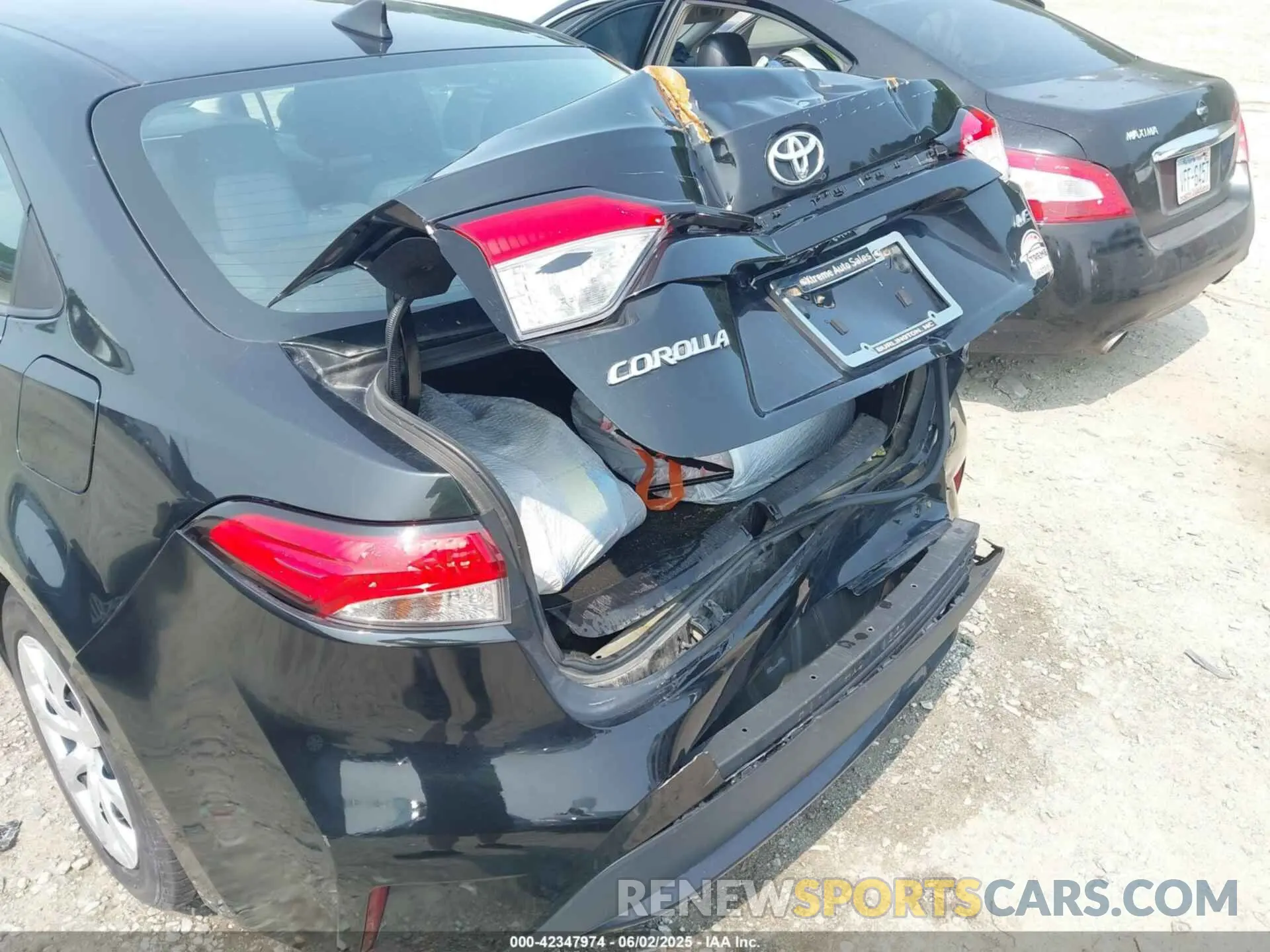 18 Photograph of a damaged car 5YFEPRAE8LP027859 TOYOTA COROLLA 2020