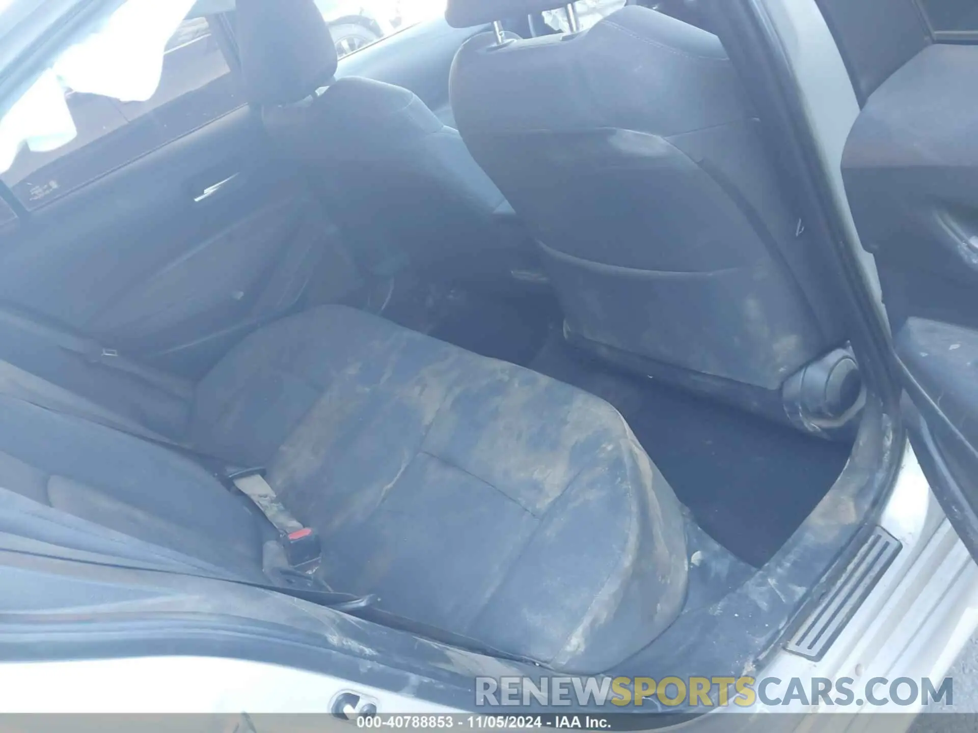 8 Photograph of a damaged car 5YFEPRAE8LP030941 TOYOTA COROLLA 2020