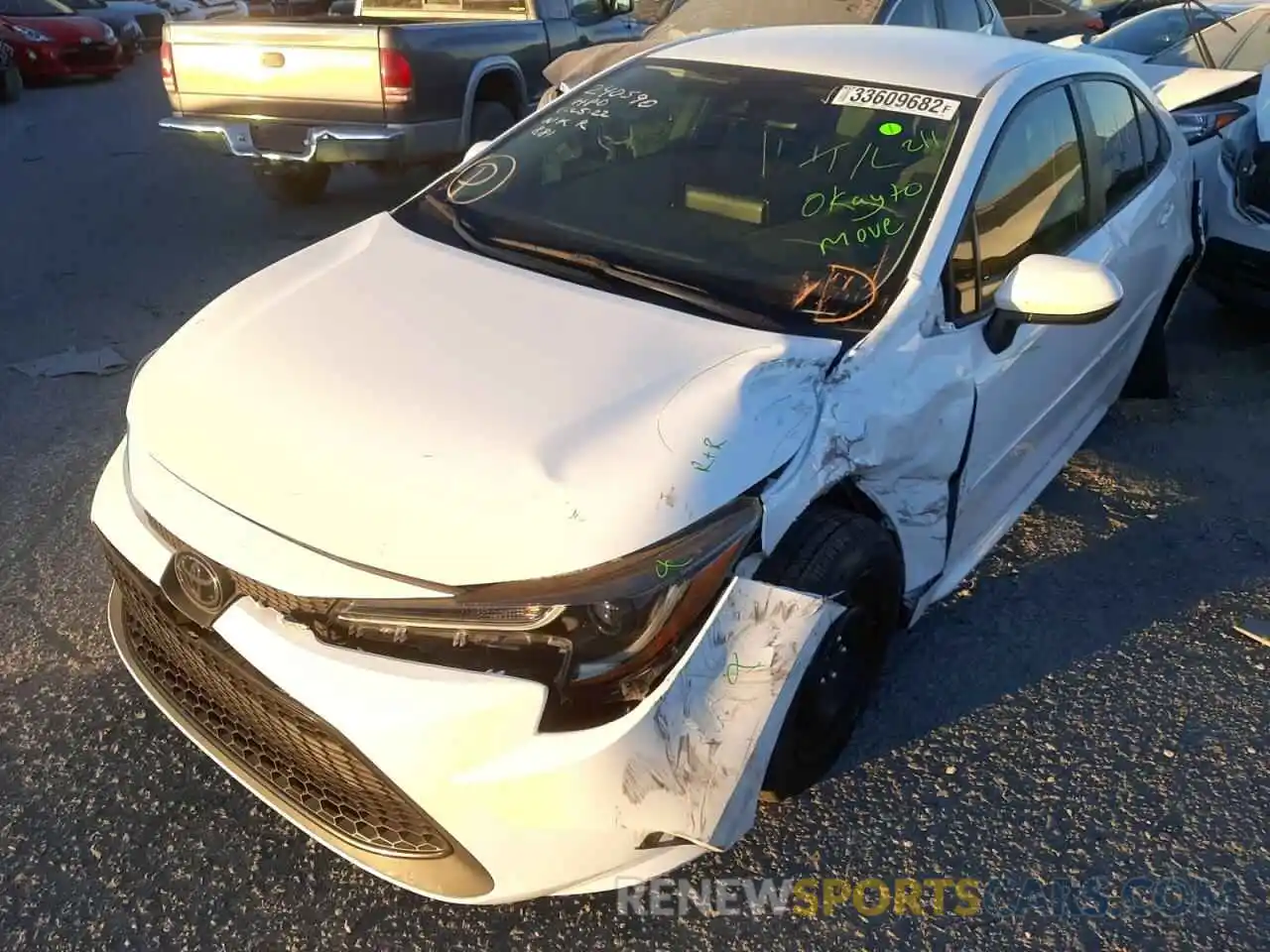 2 Photograph of a damaged car 5YFEPRAE8LP055256 TOYOTA COROLLA 2020