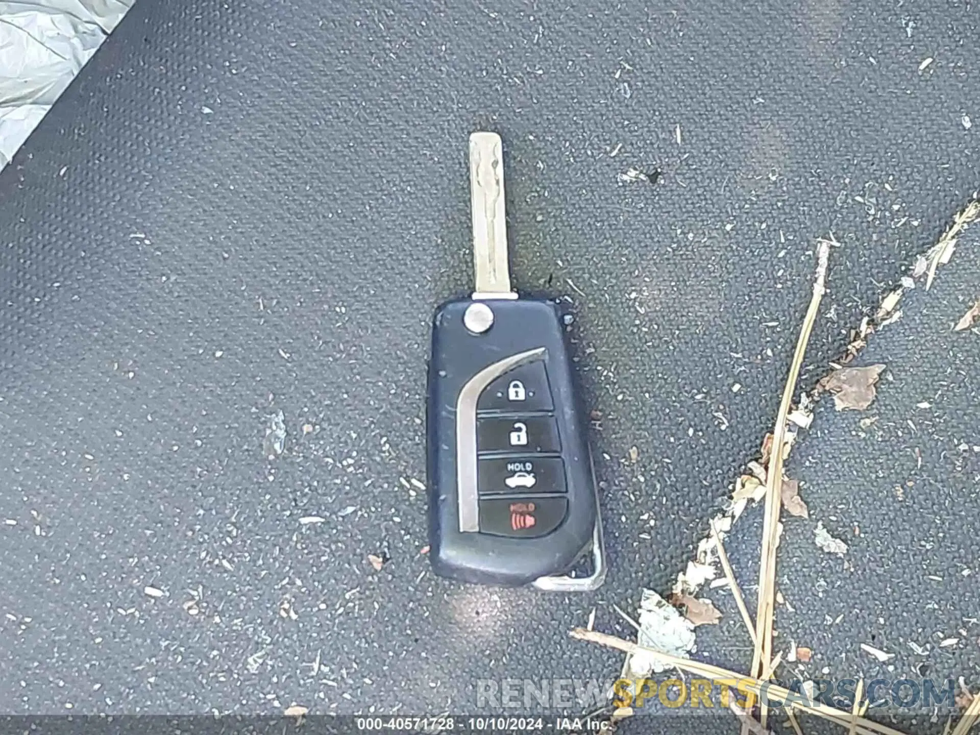 11 Photograph of a damaged car 5YFEPRAE8LP063552 TOYOTA COROLLA 2020