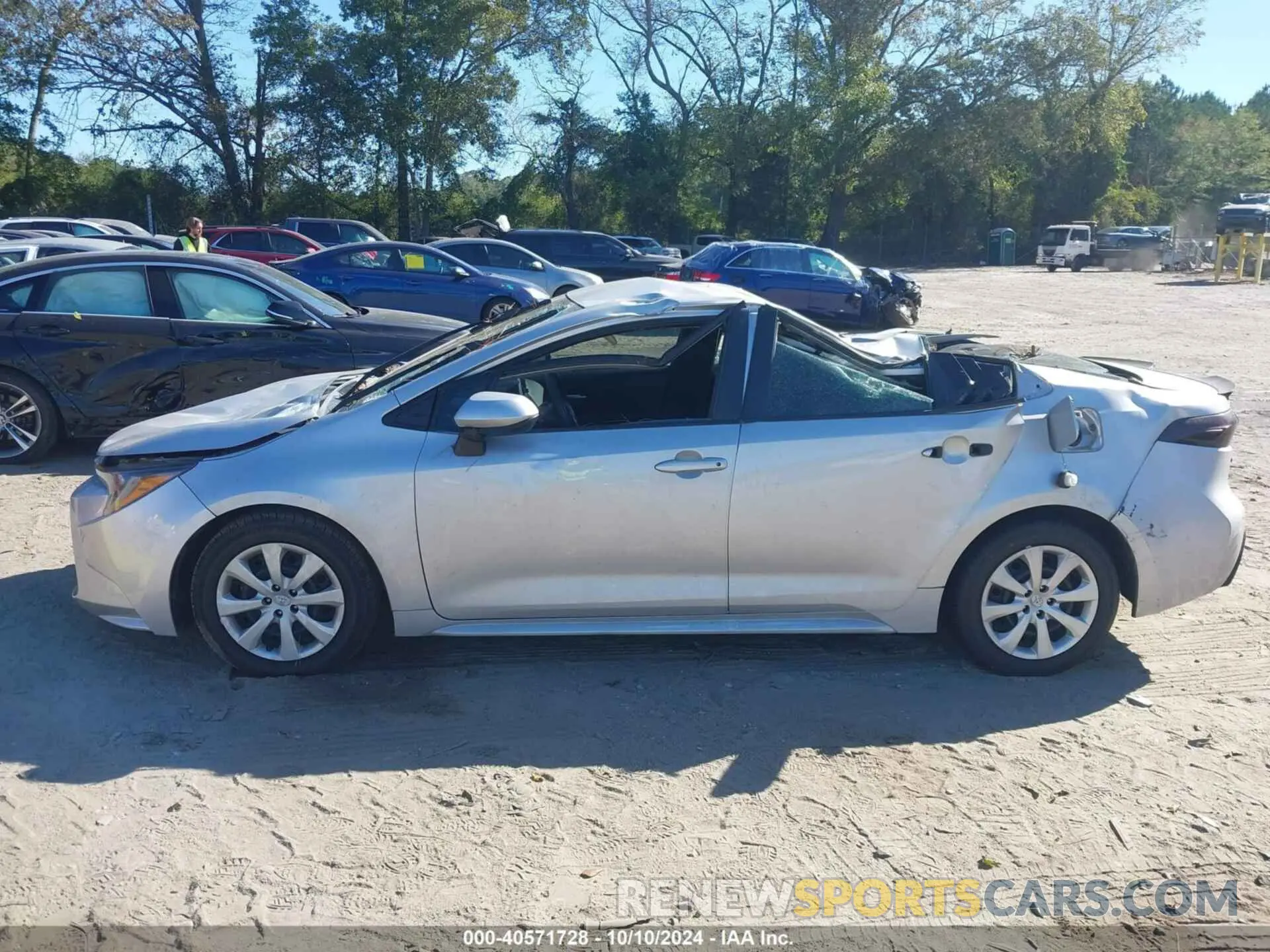14 Photograph of a damaged car 5YFEPRAE8LP063552 TOYOTA COROLLA 2020