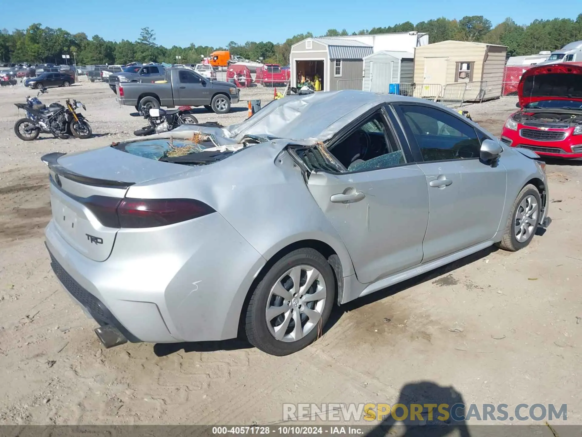 4 Photograph of a damaged car 5YFEPRAE8LP063552 TOYOTA COROLLA 2020