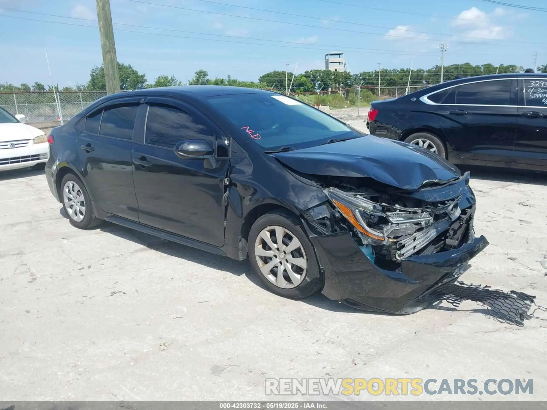 1 Photograph of a damaged car 5YFEPRAE8LP066788 TOYOTA COROLLA 2020