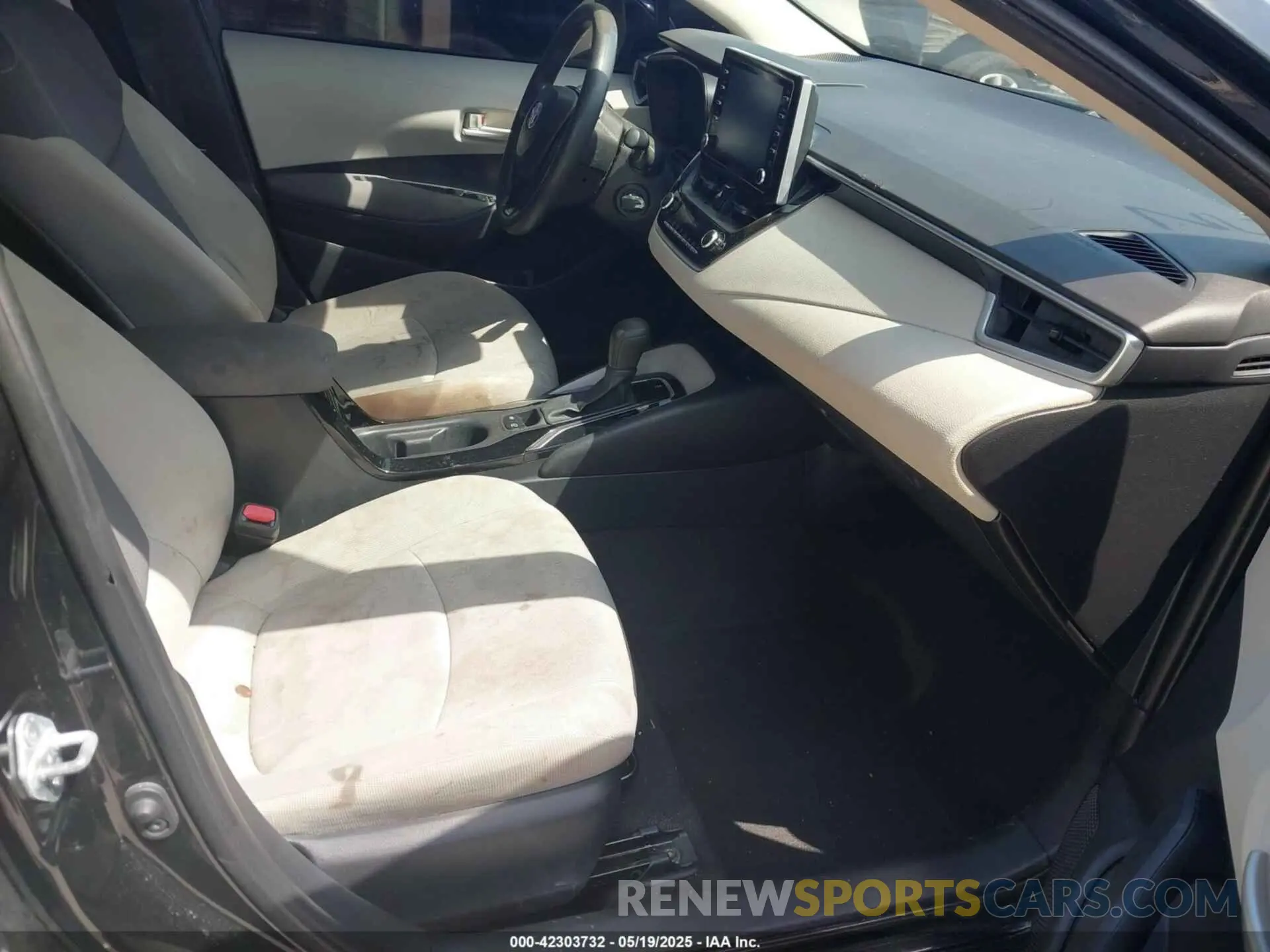 5 Photograph of a damaged car 5YFEPRAE8LP066788 TOYOTA COROLLA 2020