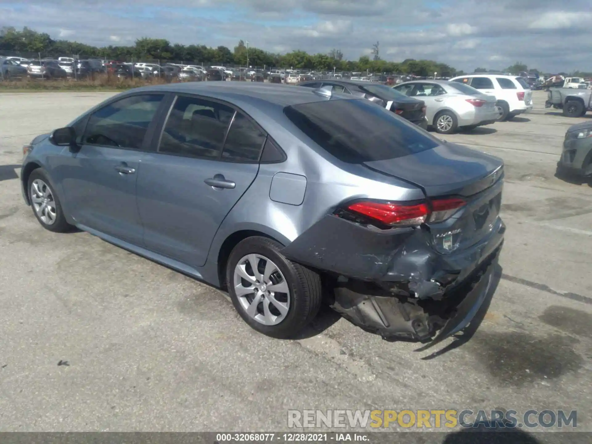 3 Photograph of a damaged car 5YFEPRAE8LP068623 TOYOTA COROLLA 2020