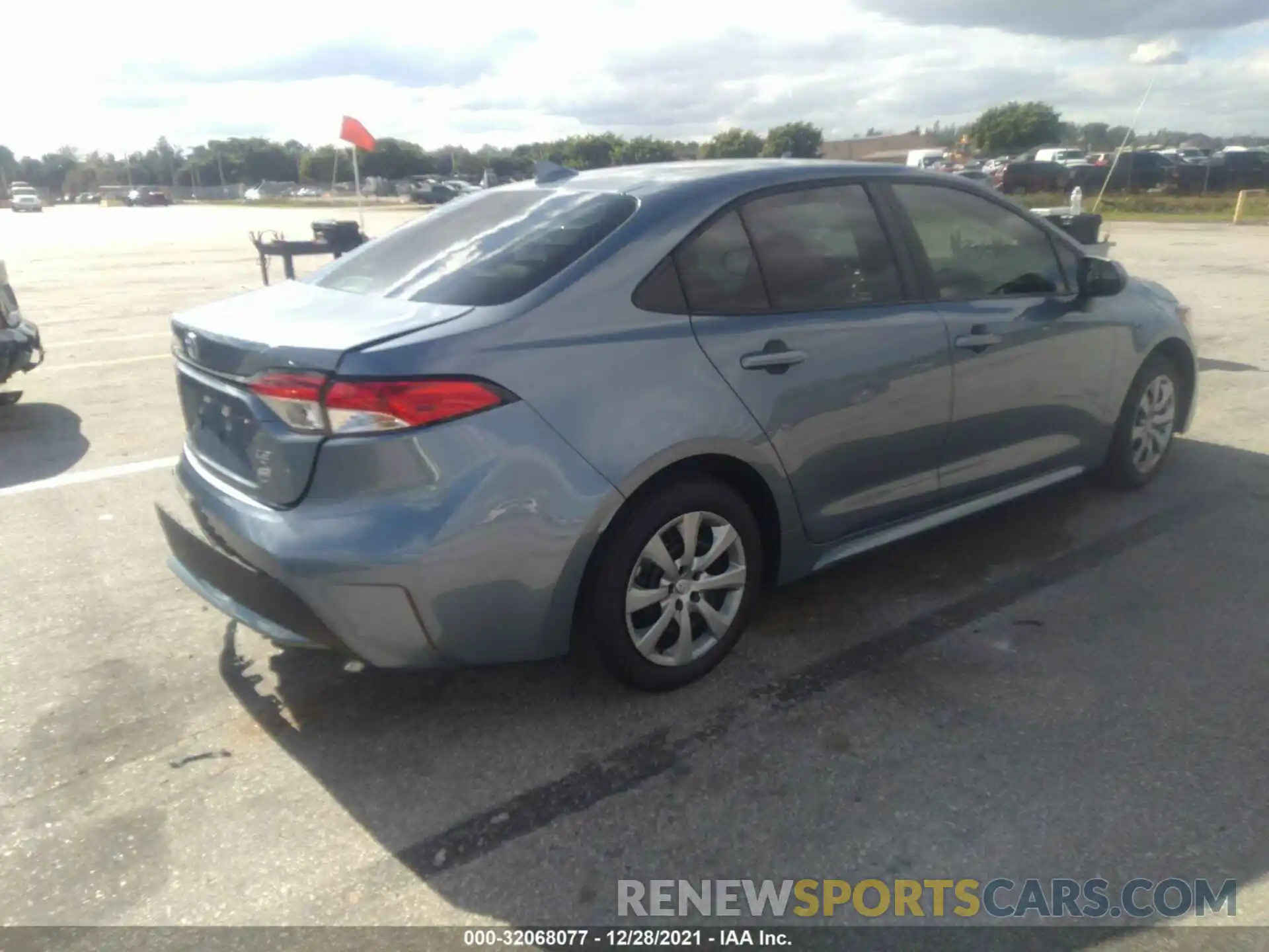 4 Photograph of a damaged car 5YFEPRAE8LP068623 TOYOTA COROLLA 2020