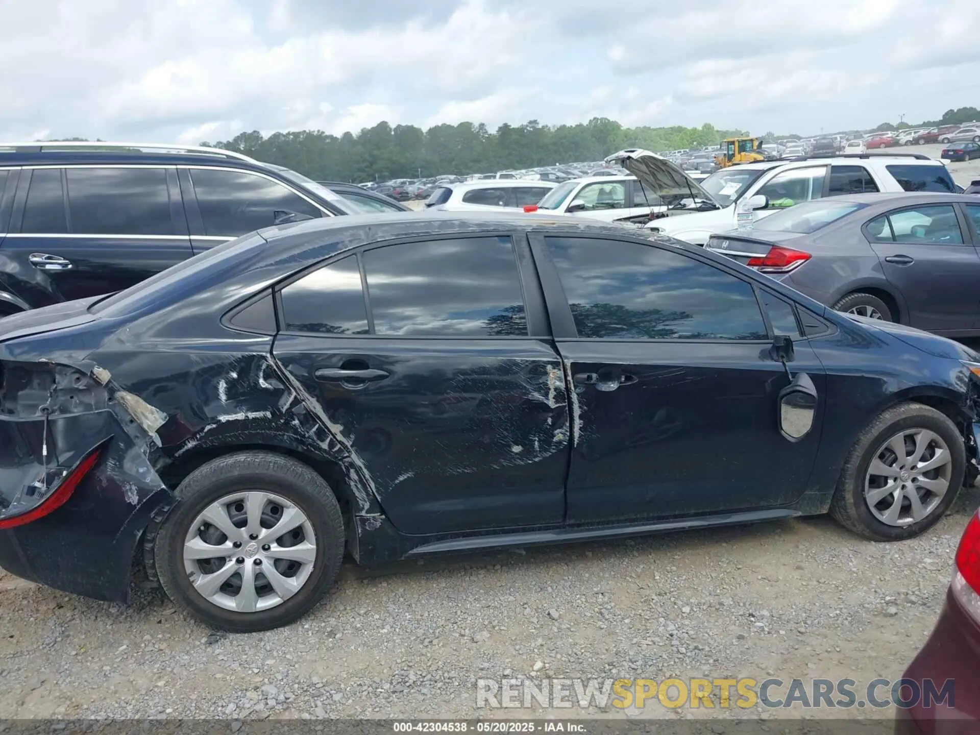 13 Photograph of a damaged car 5YFEPRAE8LP070842 TOYOTA COROLLA 2020