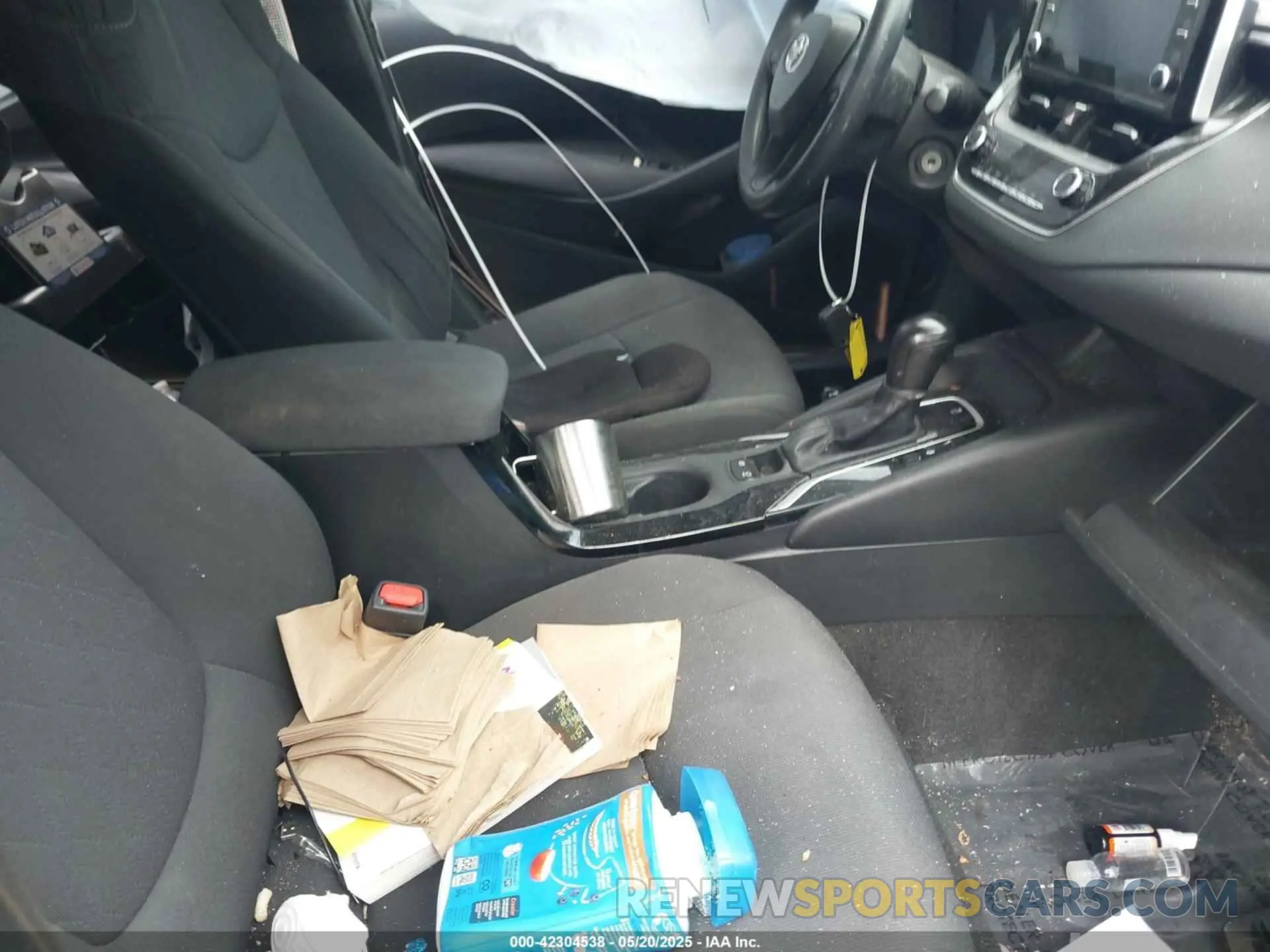 5 Photograph of a damaged car 5YFEPRAE8LP070842 TOYOTA COROLLA 2020