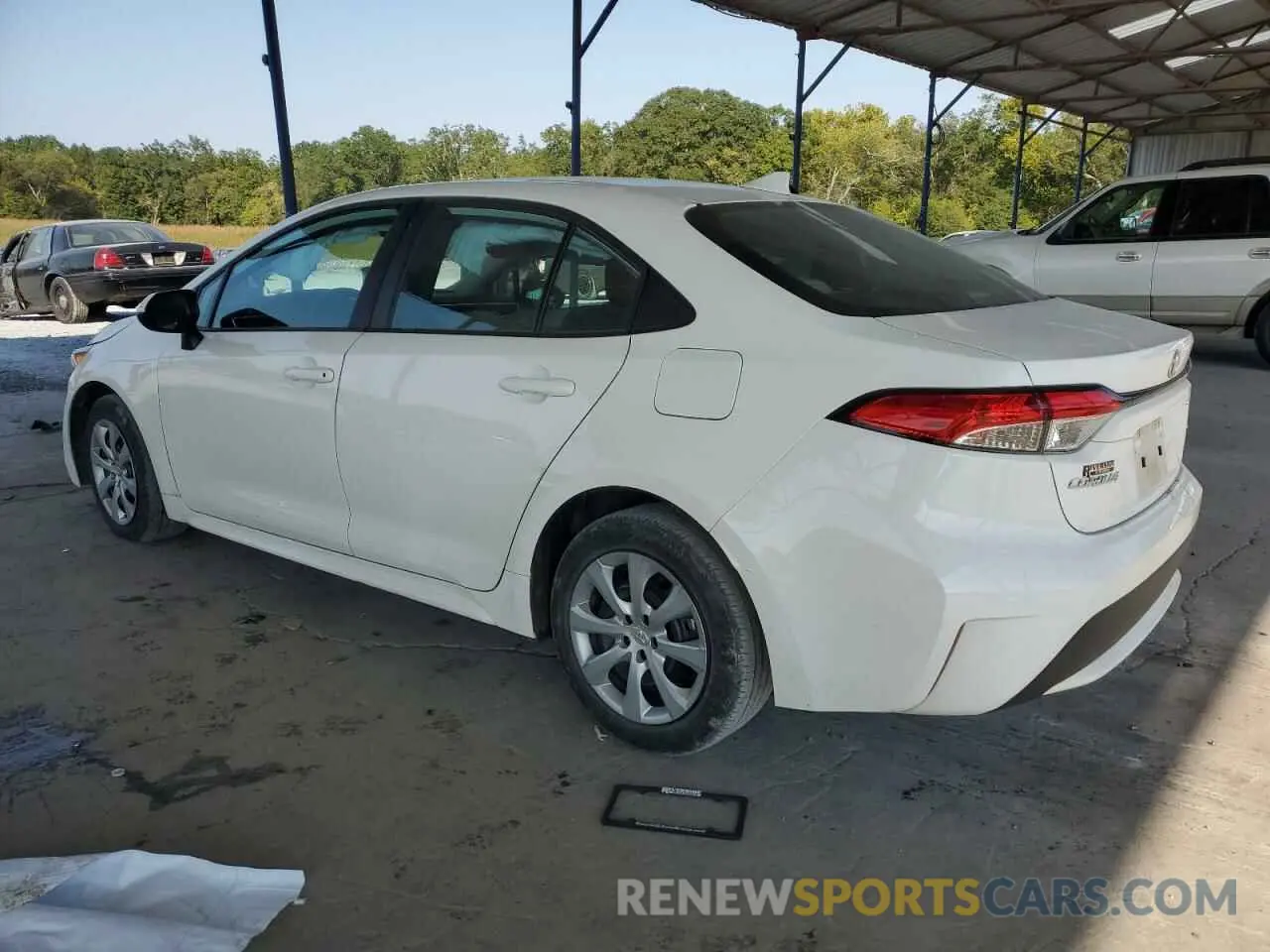 2 Photograph of a damaged car 5YFEPRAE8LP075099 TOYOTA COROLLA 2020