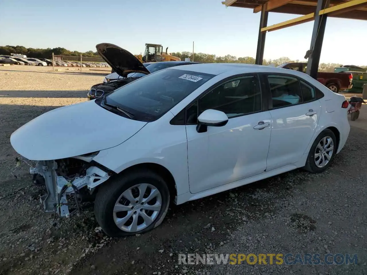 1 Photograph of a damaged car 5YFEPRAE8LP075622 TOYOTA COROLLA 2020