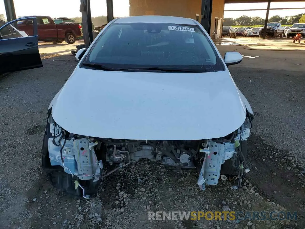 5 Photograph of a damaged car 5YFEPRAE8LP075622 TOYOTA COROLLA 2020