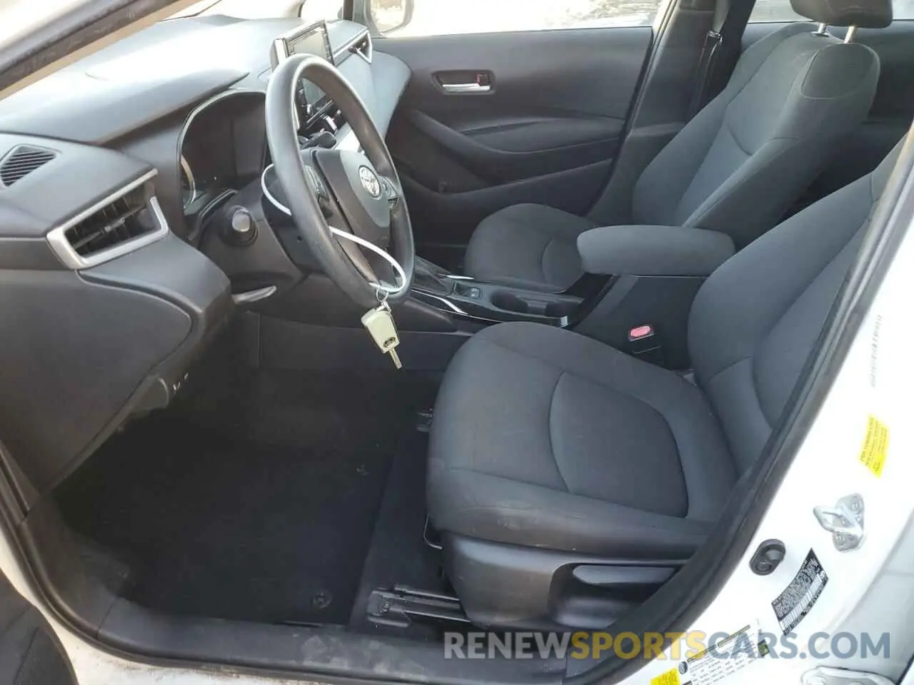 7 Photograph of a damaged car 5YFEPRAE8LP075622 TOYOTA COROLLA 2020