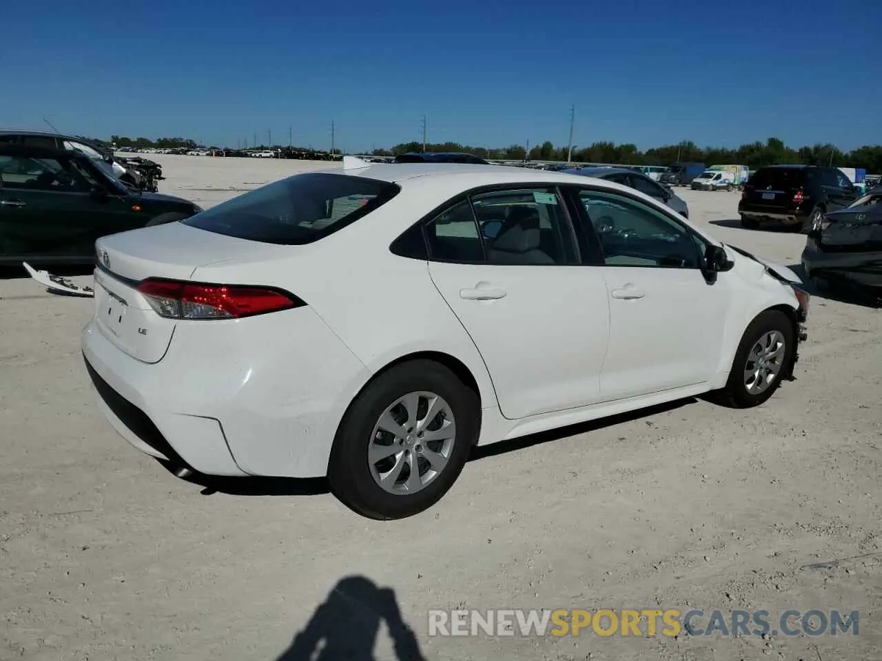 3 Photograph of a damaged car 5YFEPRAE8LP076043 TOYOTA COROLLA 2020