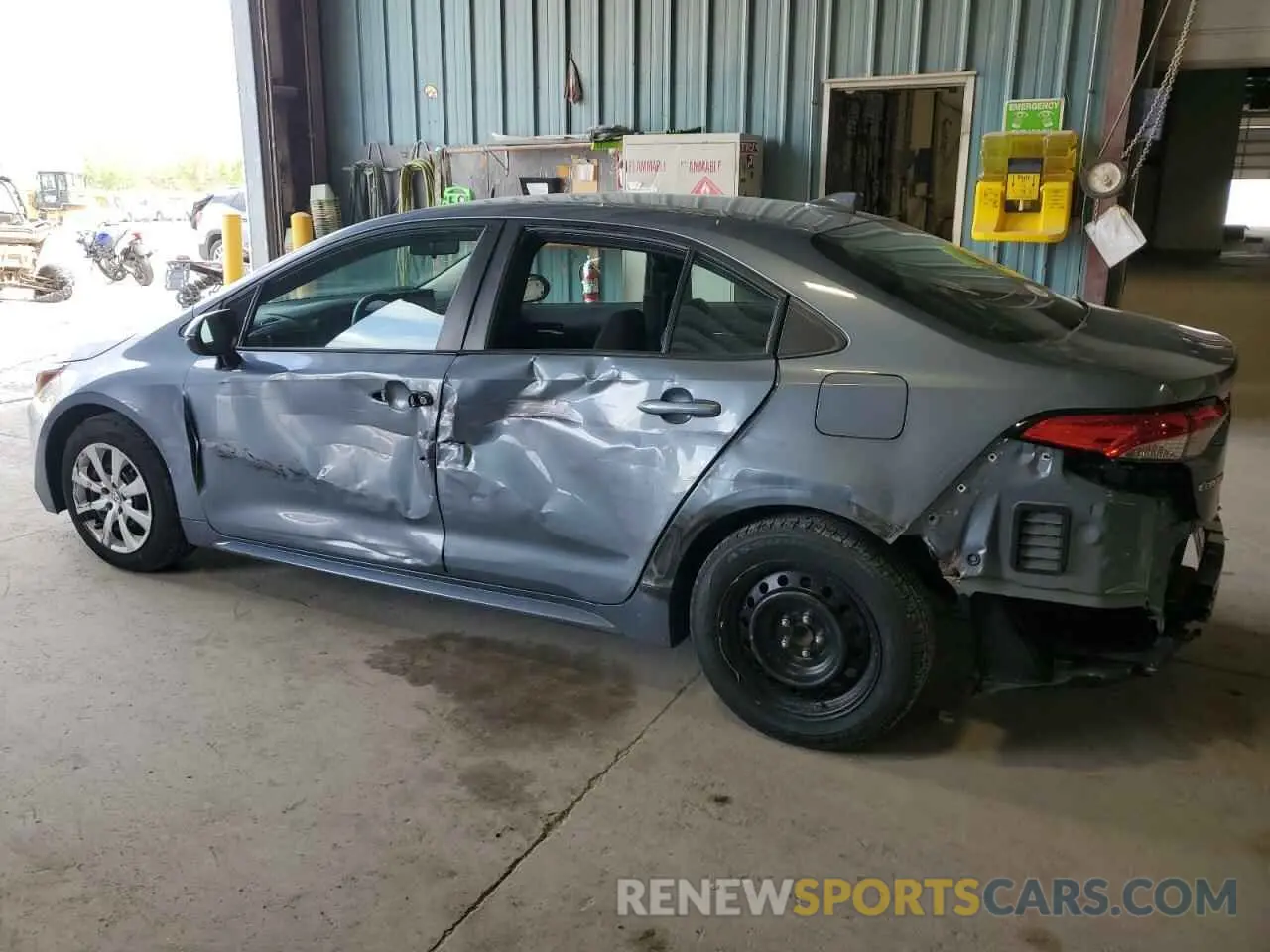 2 Photograph of a damaged car 5YFEPRAE8LP077483 TOYOTA COROLLA 2020