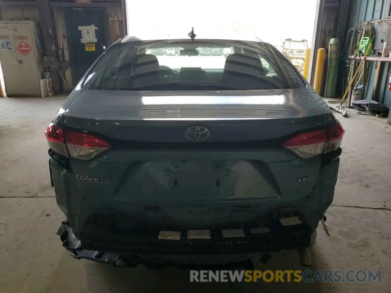6 Photograph of a damaged car 5YFEPRAE8LP077483 TOYOTA COROLLA 2020