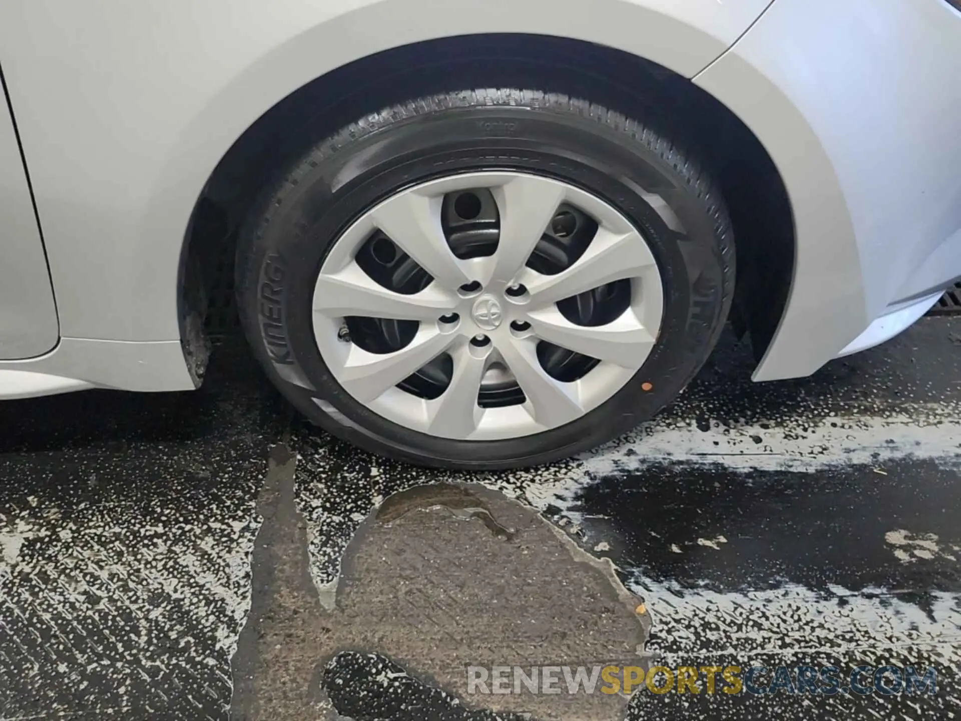 15 Photograph of a damaged car 5YFEPRAE8LP077726 TOYOTA COROLLA 2020