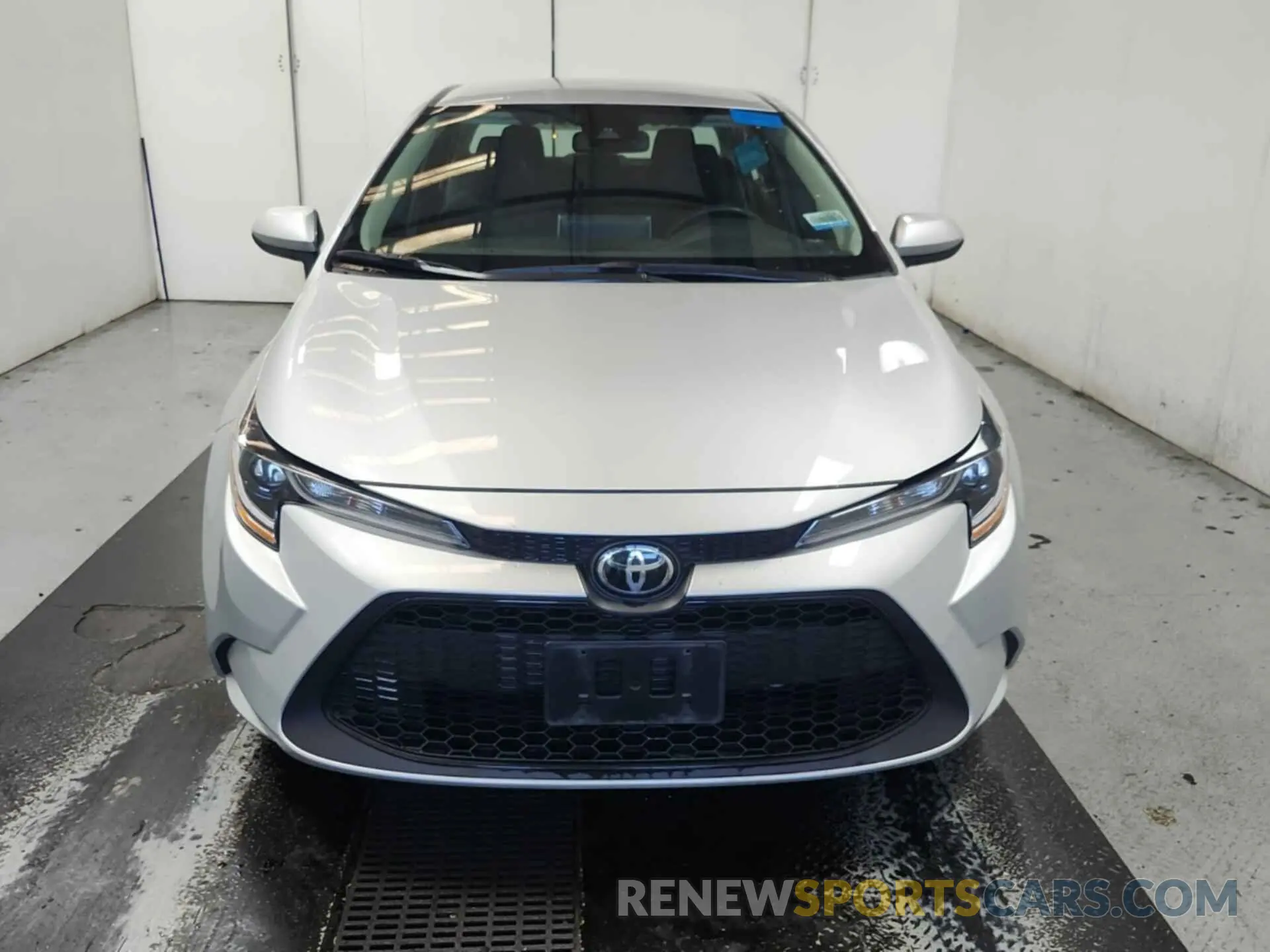 9 Photograph of a damaged car 5YFEPRAE8LP077726 TOYOTA COROLLA 2020