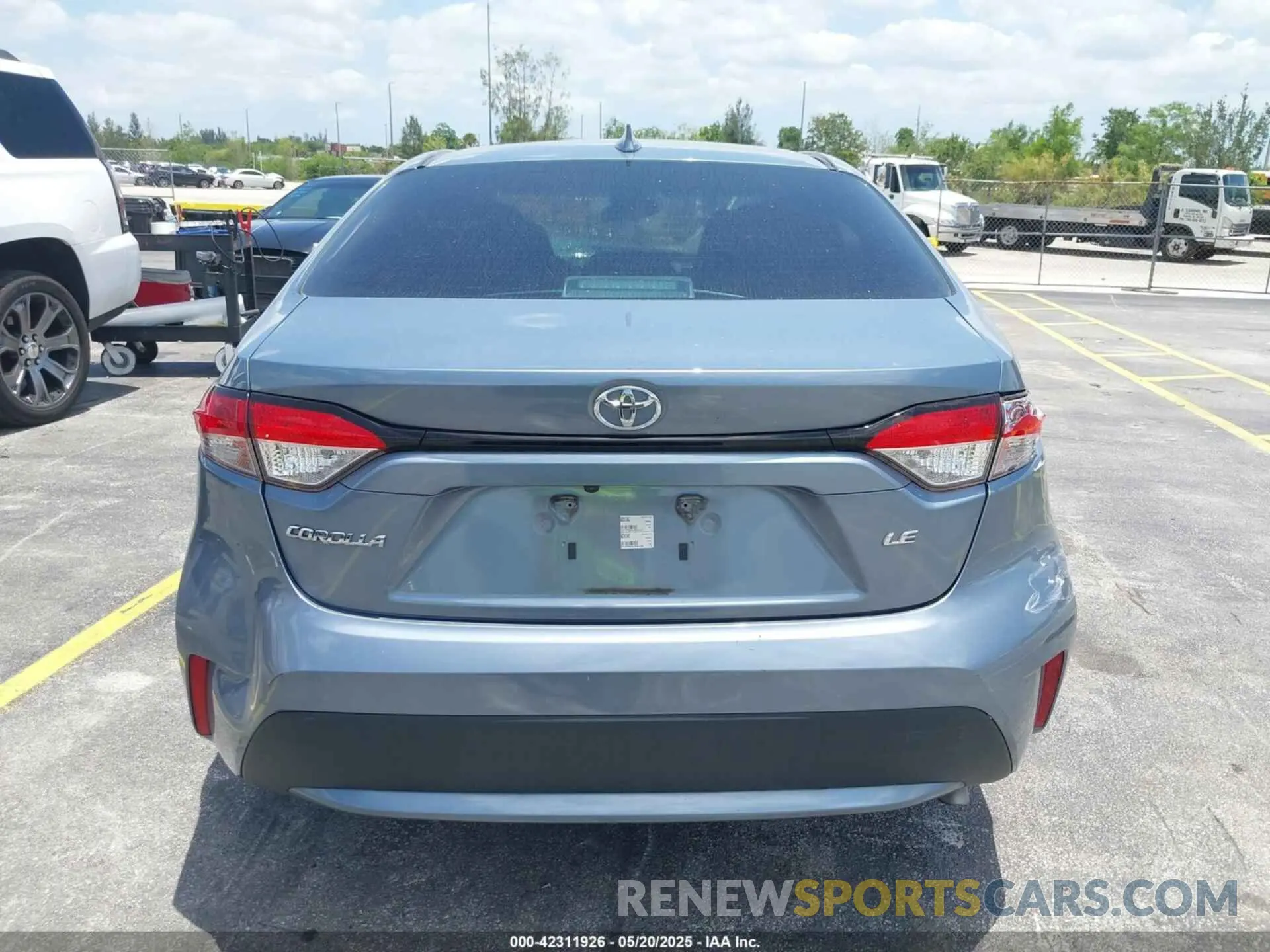 16 Photograph of a damaged car 5YFEPRAE8LP081226 TOYOTA COROLLA 2020