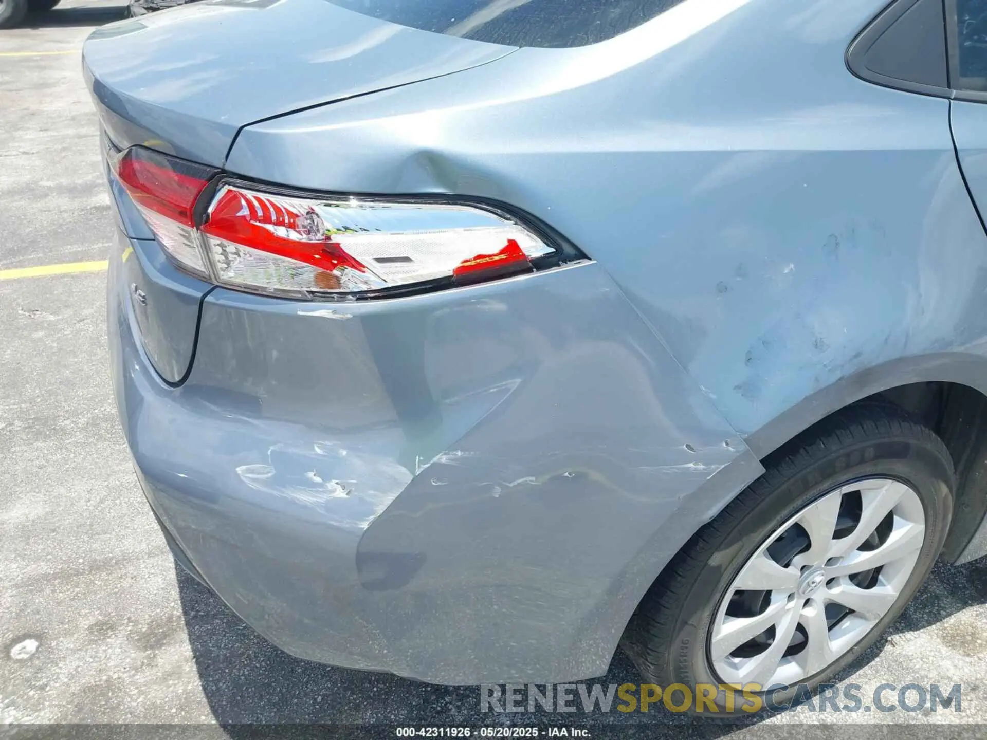 20 Photograph of a damaged car 5YFEPRAE8LP081226 TOYOTA COROLLA 2020