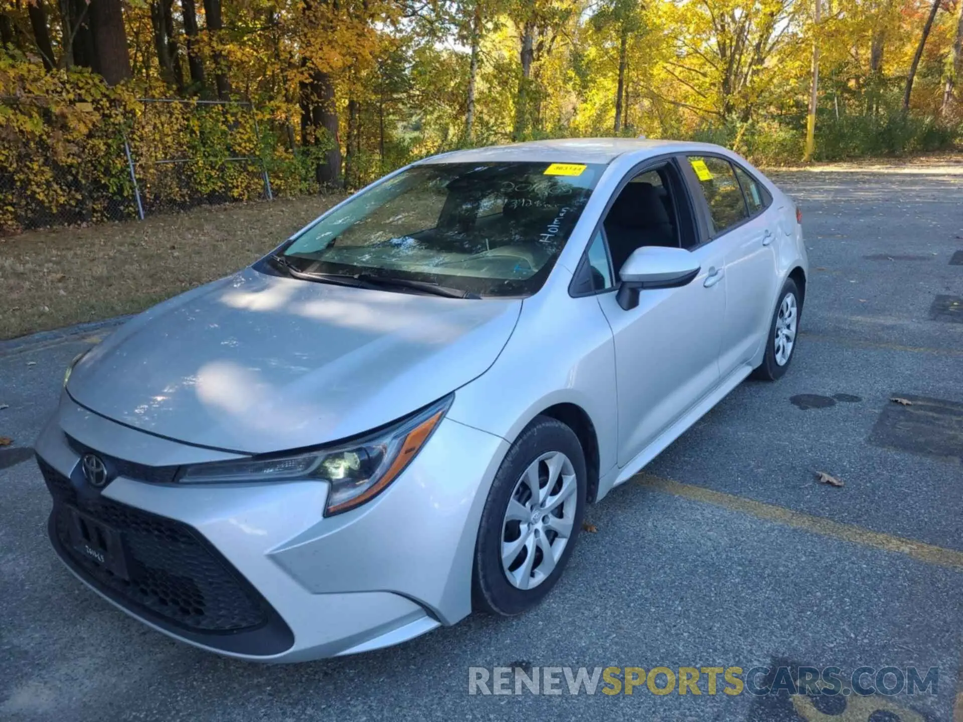4 Photograph of a damaged car 5YFEPRAE8LP081517 TOYOTA COROLLA 2020