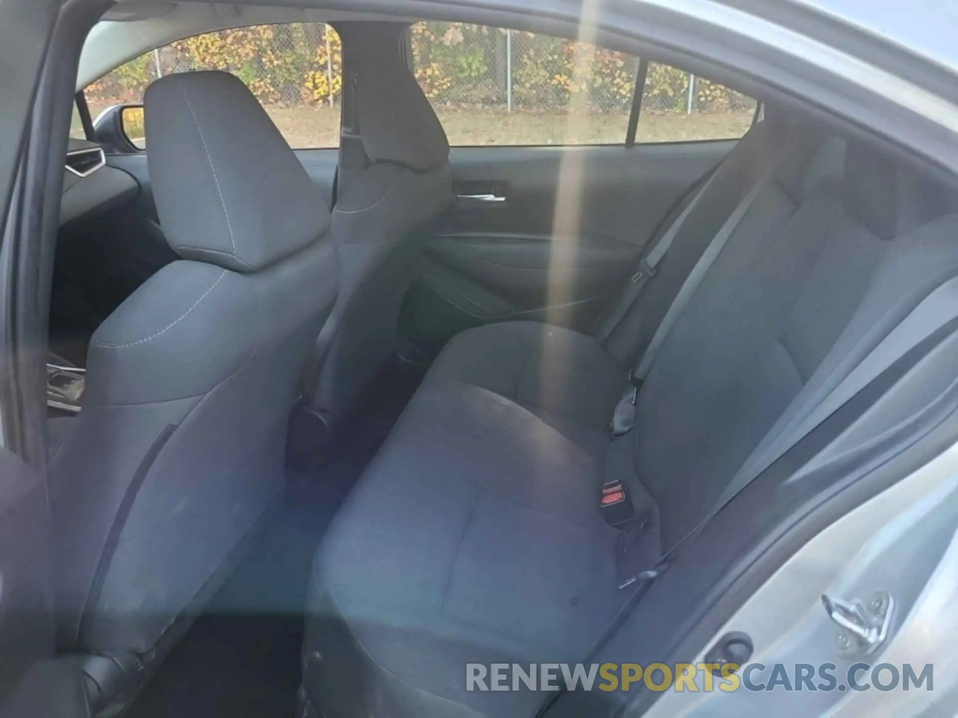 7 Photograph of a damaged car 5YFEPRAE8LP081517 TOYOTA COROLLA 2020