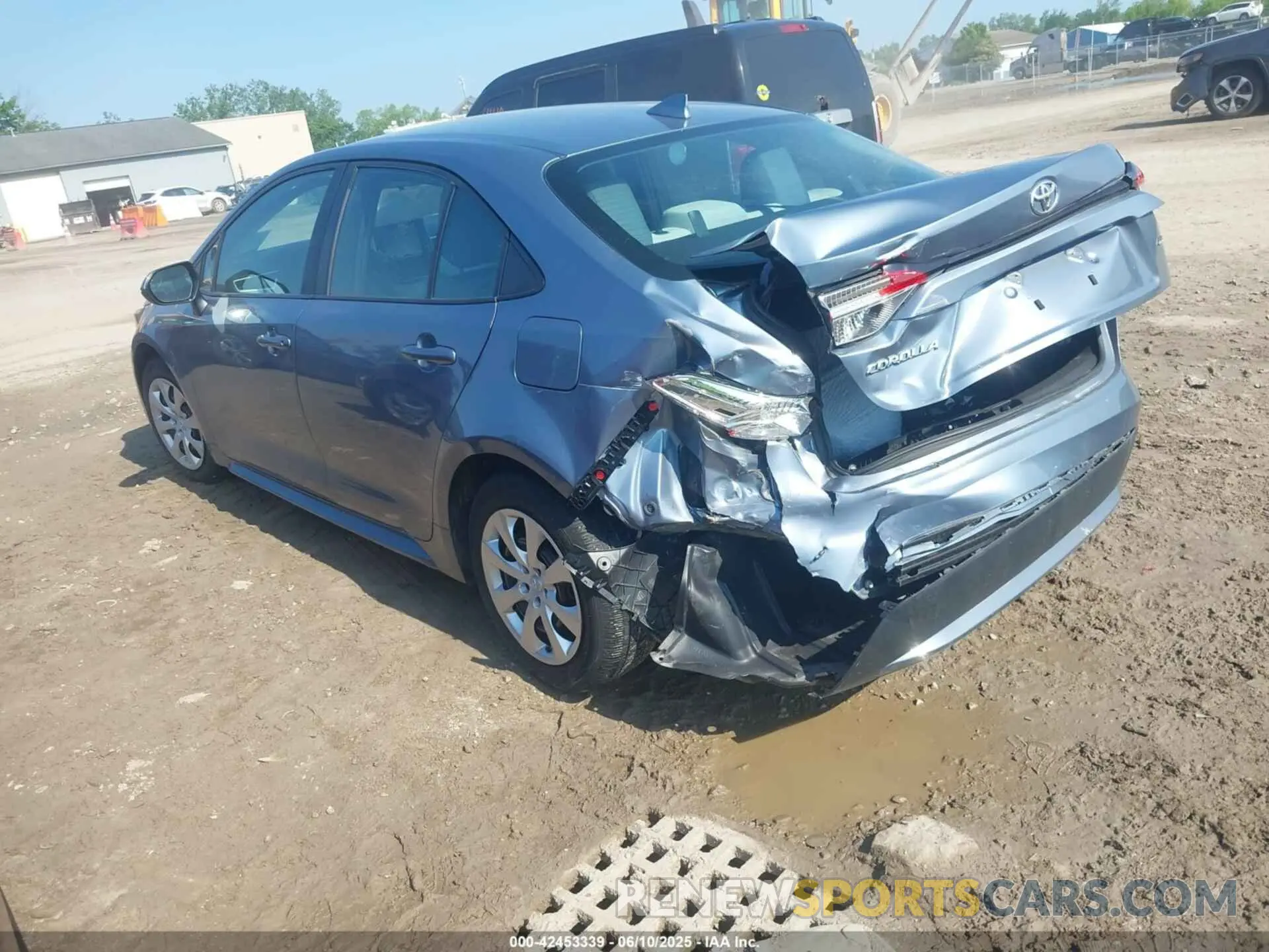 3 Photograph of a damaged car 5YFEPRAE8LP083431 TOYOTA COROLLA 2020