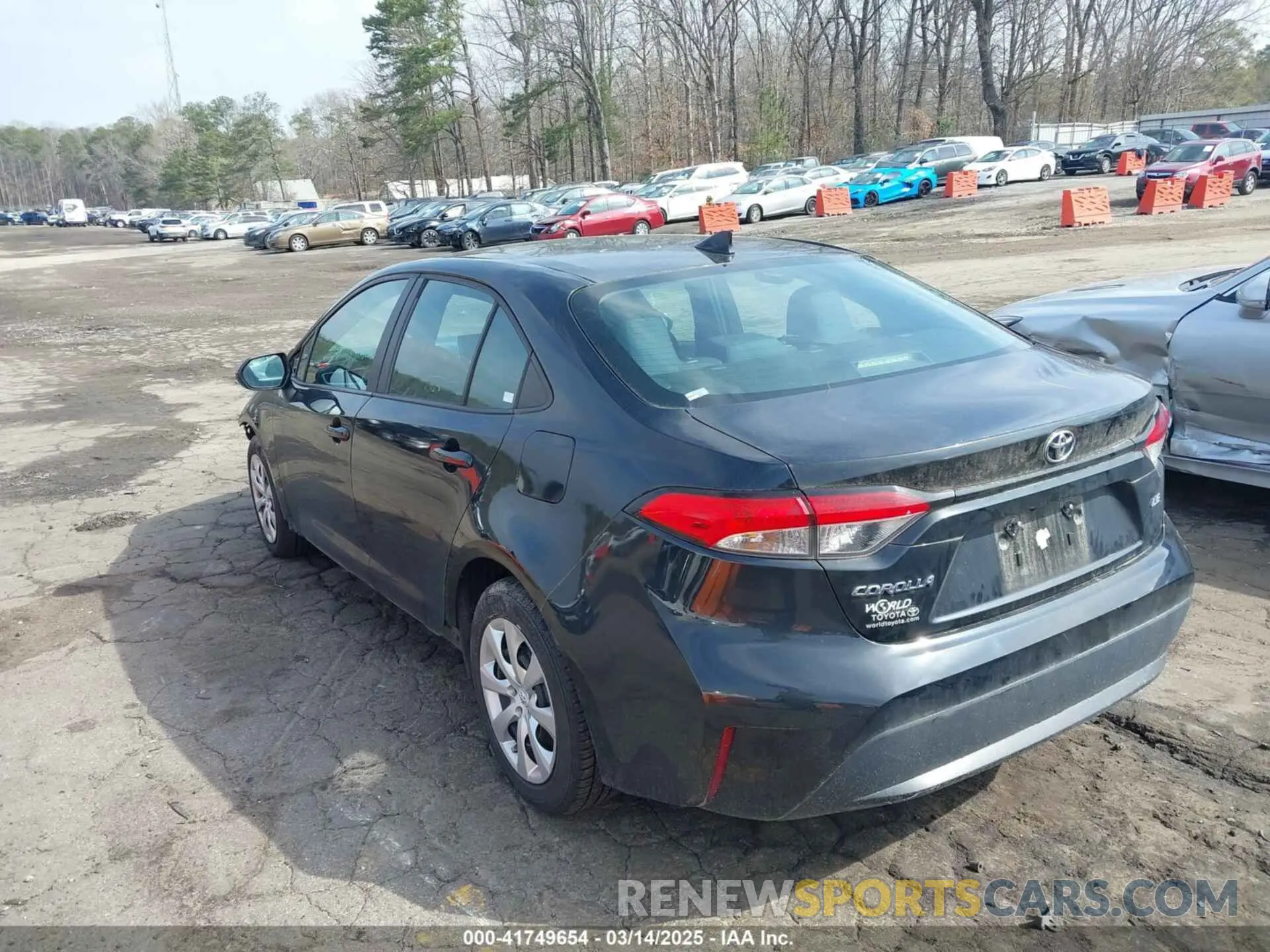 3 Photograph of a damaged car 5YFEPRAE8LP094882 TOYOTA COROLLA 2020