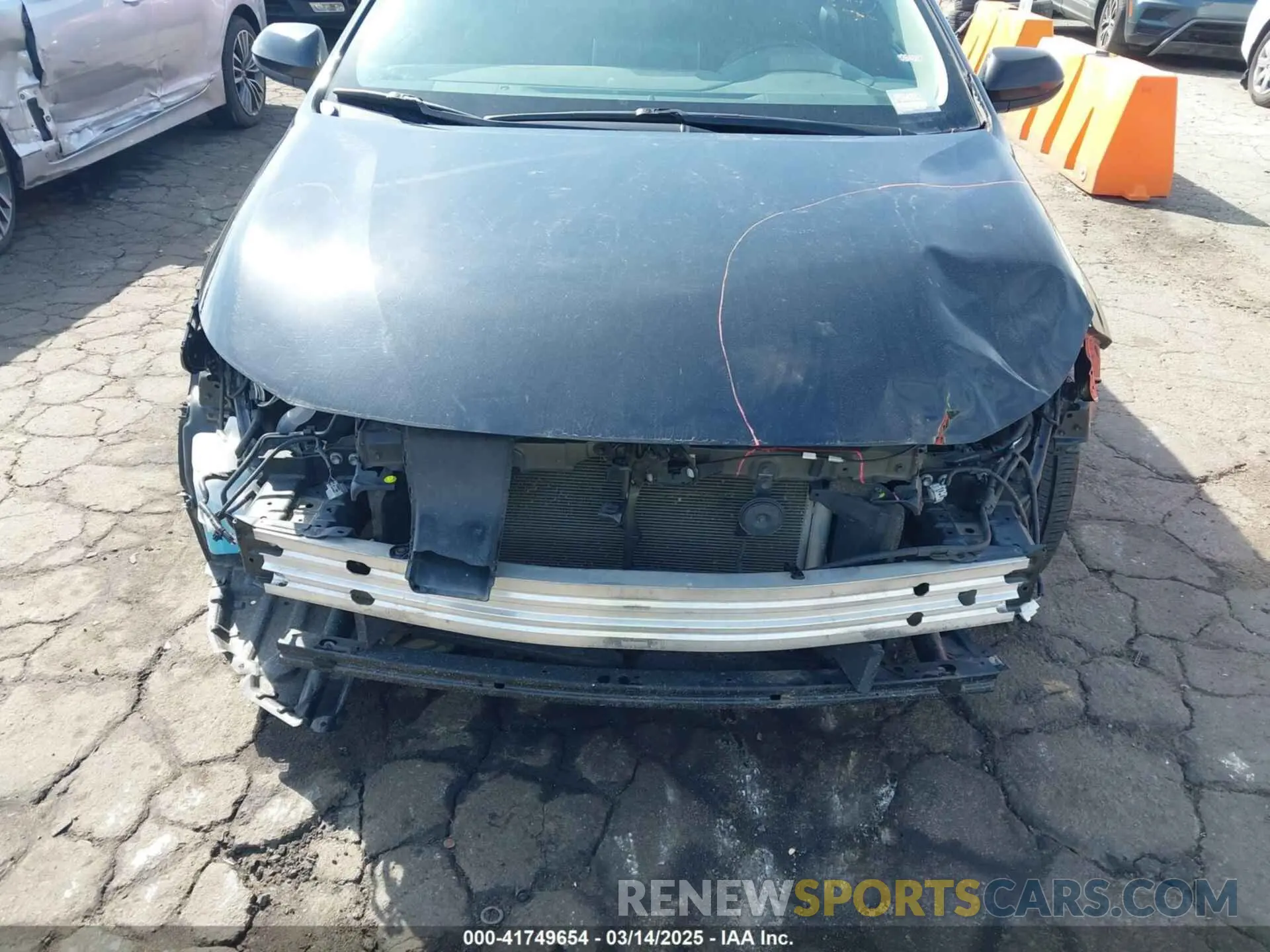 6 Photograph of a damaged car 5YFEPRAE8LP094882 TOYOTA COROLLA 2020