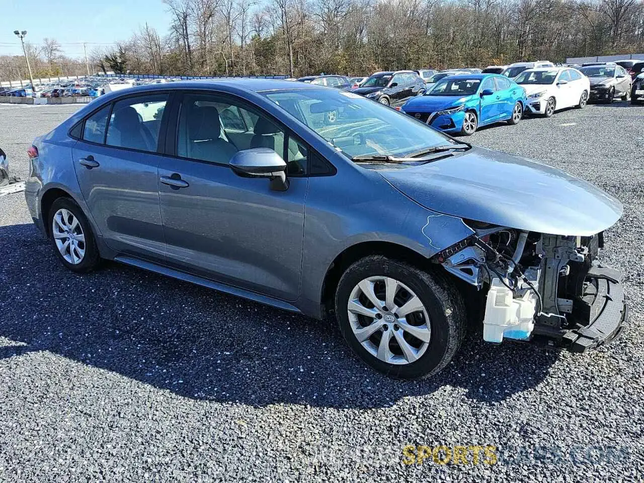 4 Photograph of a damaged car 5YFEPRAE8LP095658 TOYOTA COROLLA 2020