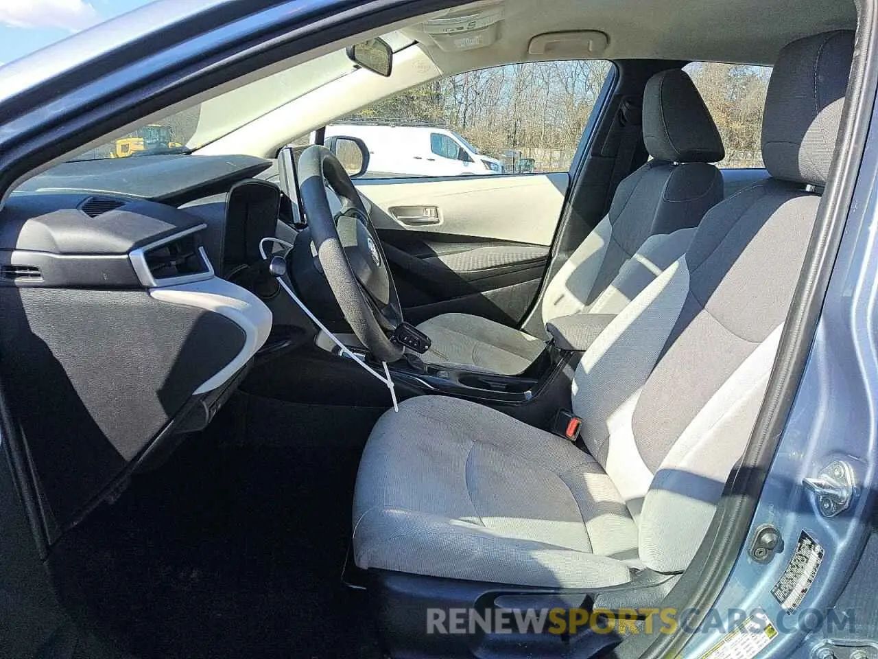 7 Photograph of a damaged car 5YFEPRAE8LP095658 TOYOTA COROLLA 2020
