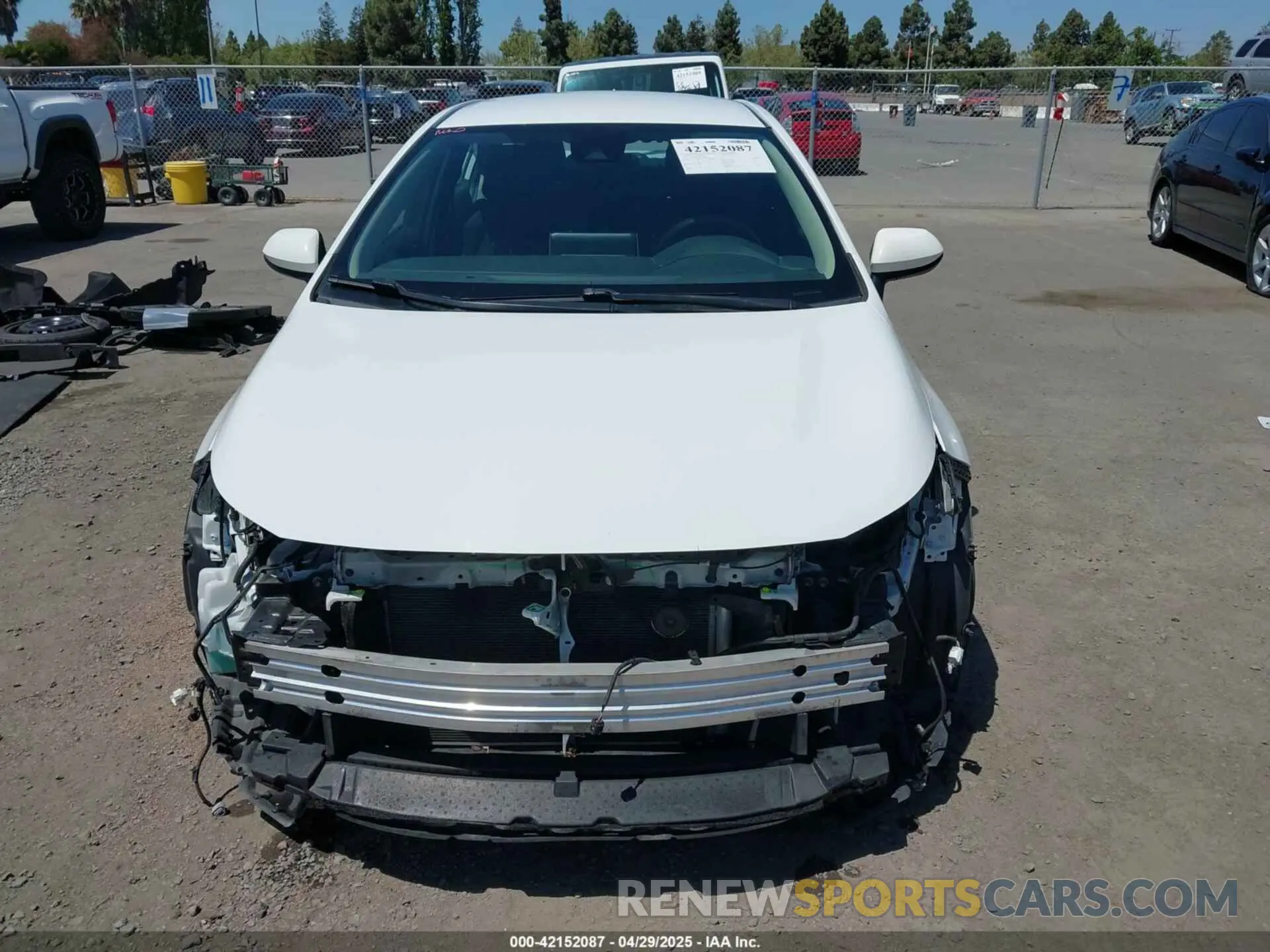 13 Photograph of a damaged car 5YFEPRAE8LP095952 TOYOTA COROLLA 2020