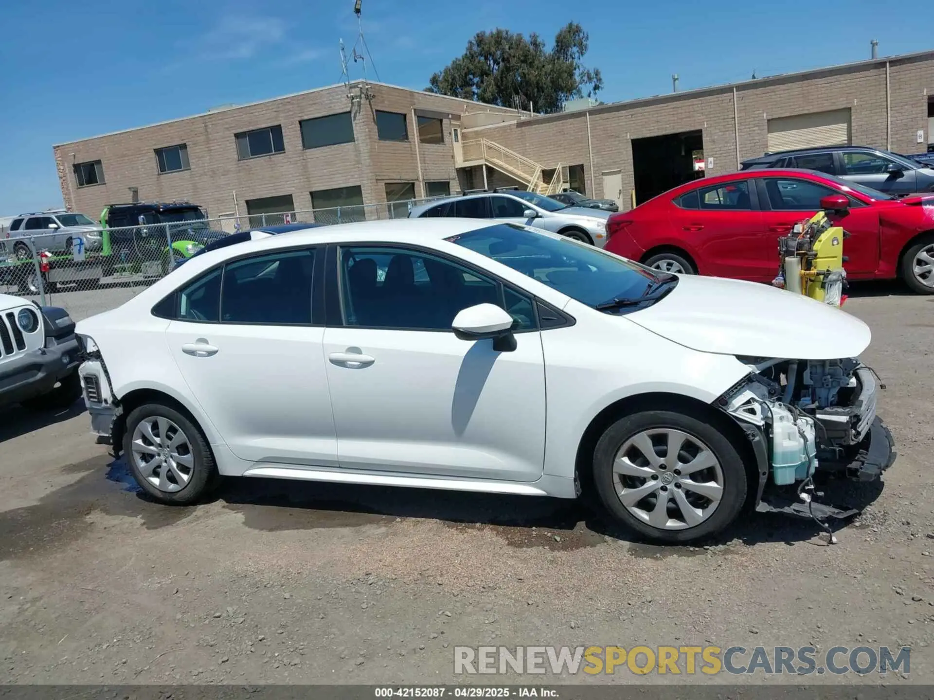14 Photograph of a damaged car 5YFEPRAE8LP095952 TOYOTA COROLLA 2020