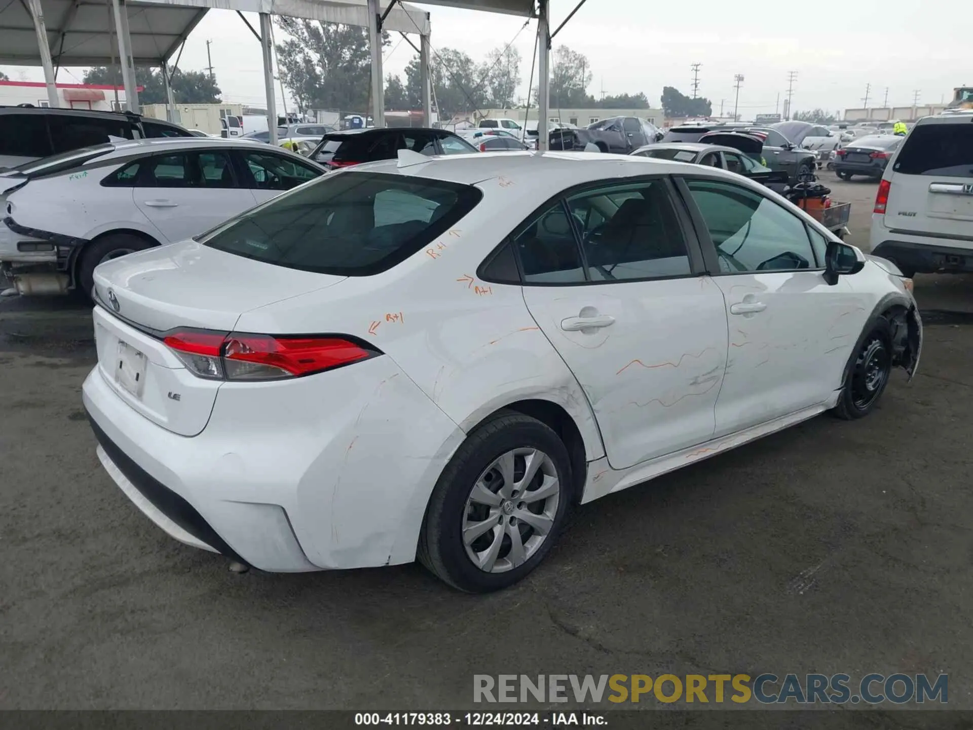 4 Photograph of a damaged car 5YFEPRAE8LP096504 TOYOTA COROLLA 2020