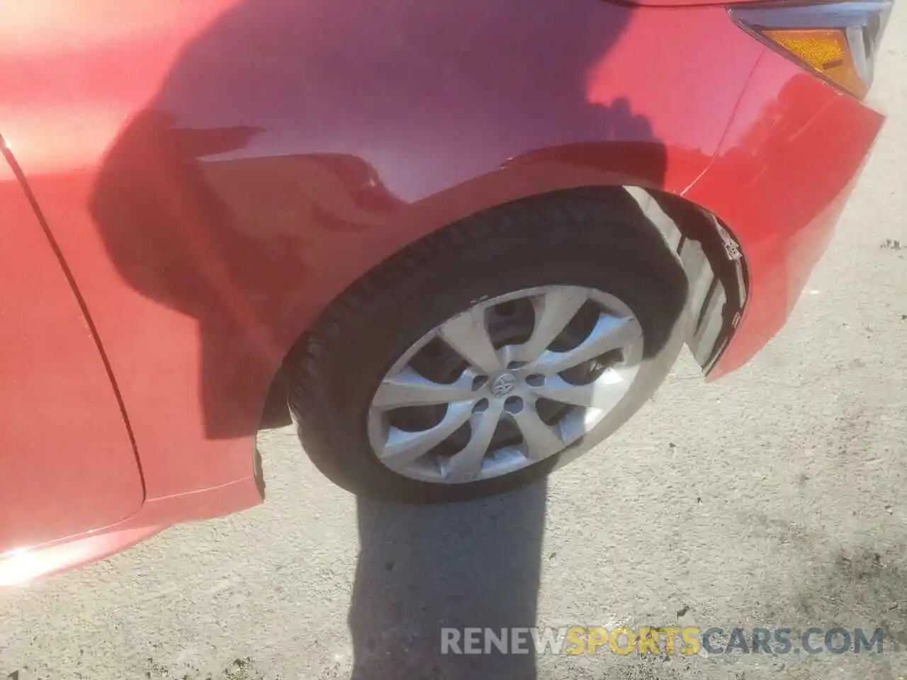 9 Photograph of a damaged car 5YFEPRAE8LP097118 TOYOTA COROLLA 2020