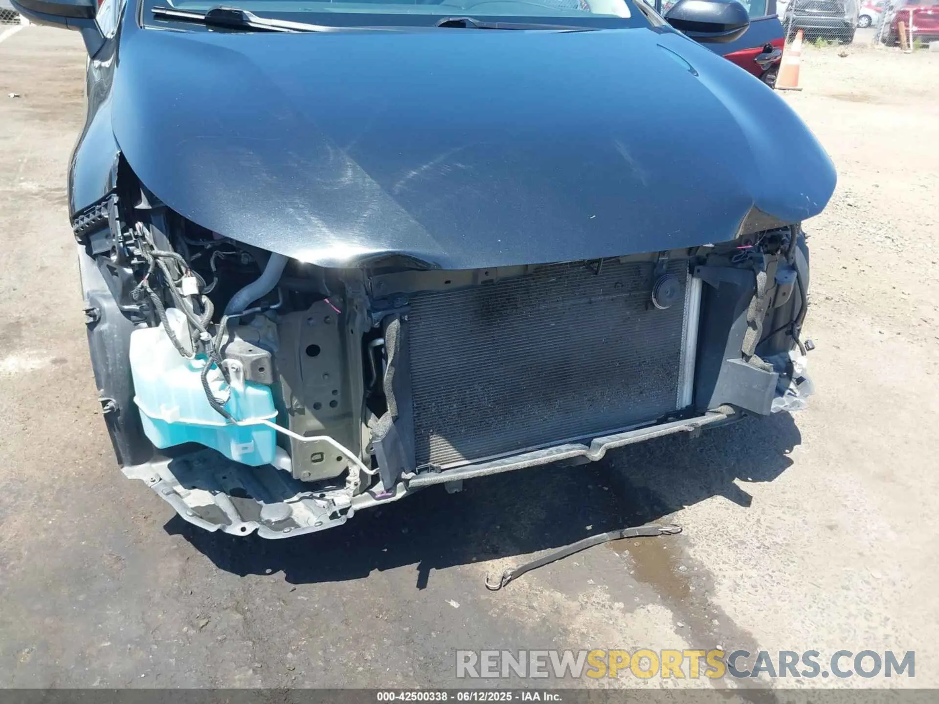 6 Photograph of a damaged car 5YFEPRAE8LP103189 TOYOTA COROLLA 2020