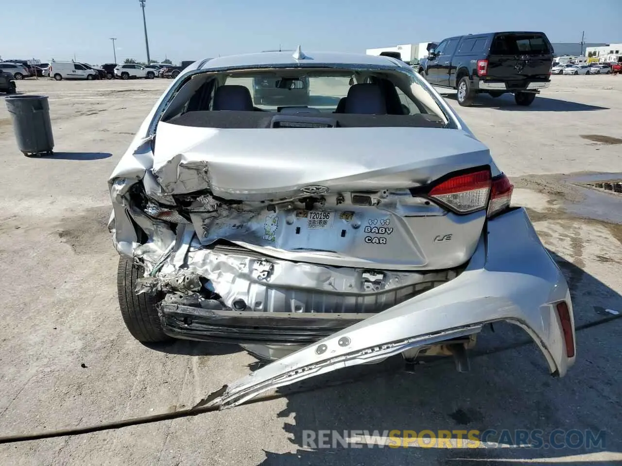 6 Photograph of a damaged car 5YFEPRAE8LP103290 TOYOTA COROLLA 2020