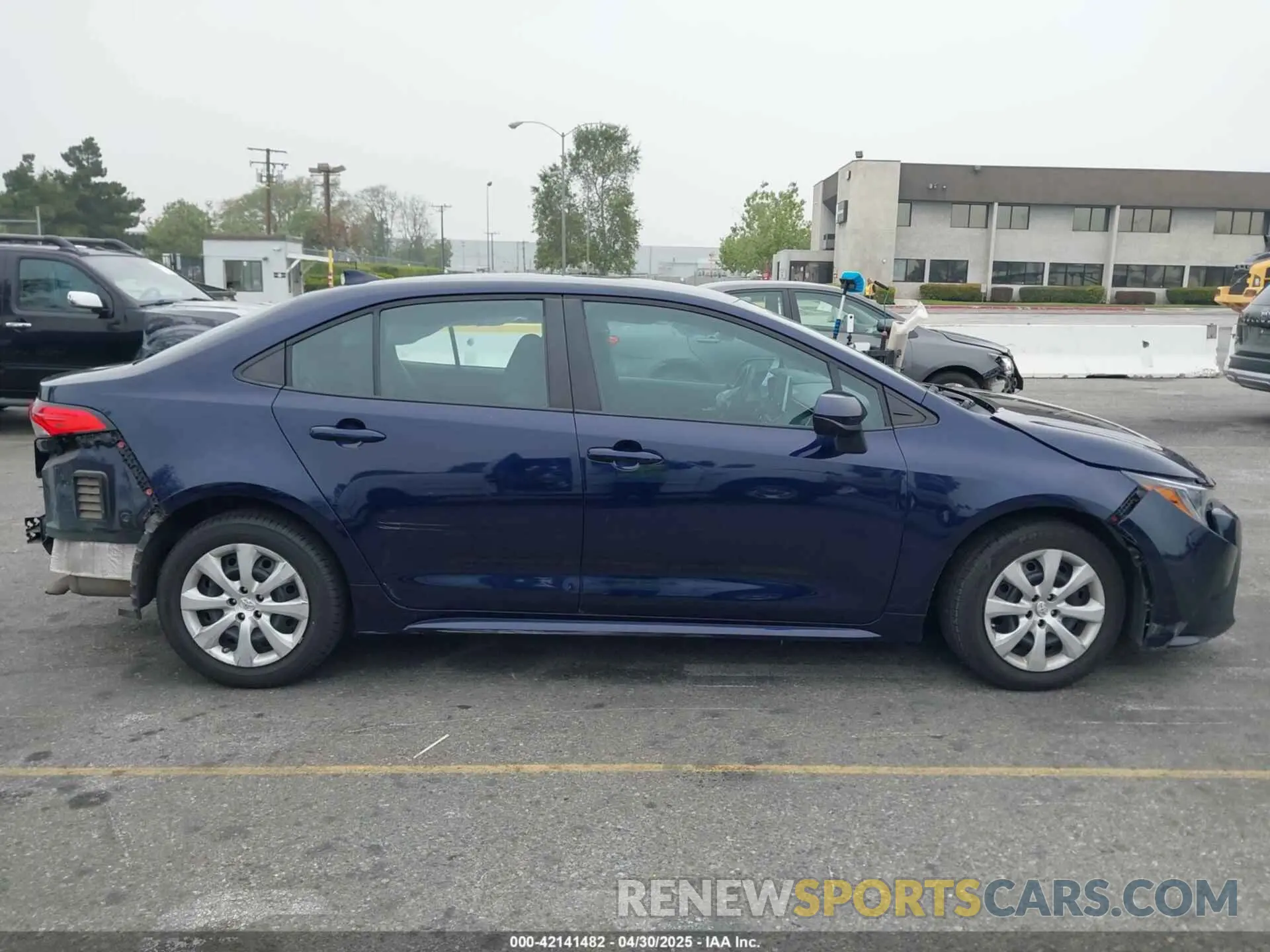 13 Photograph of a damaged car 5YFEPRAE8LP106139 TOYOTA COROLLA 2020