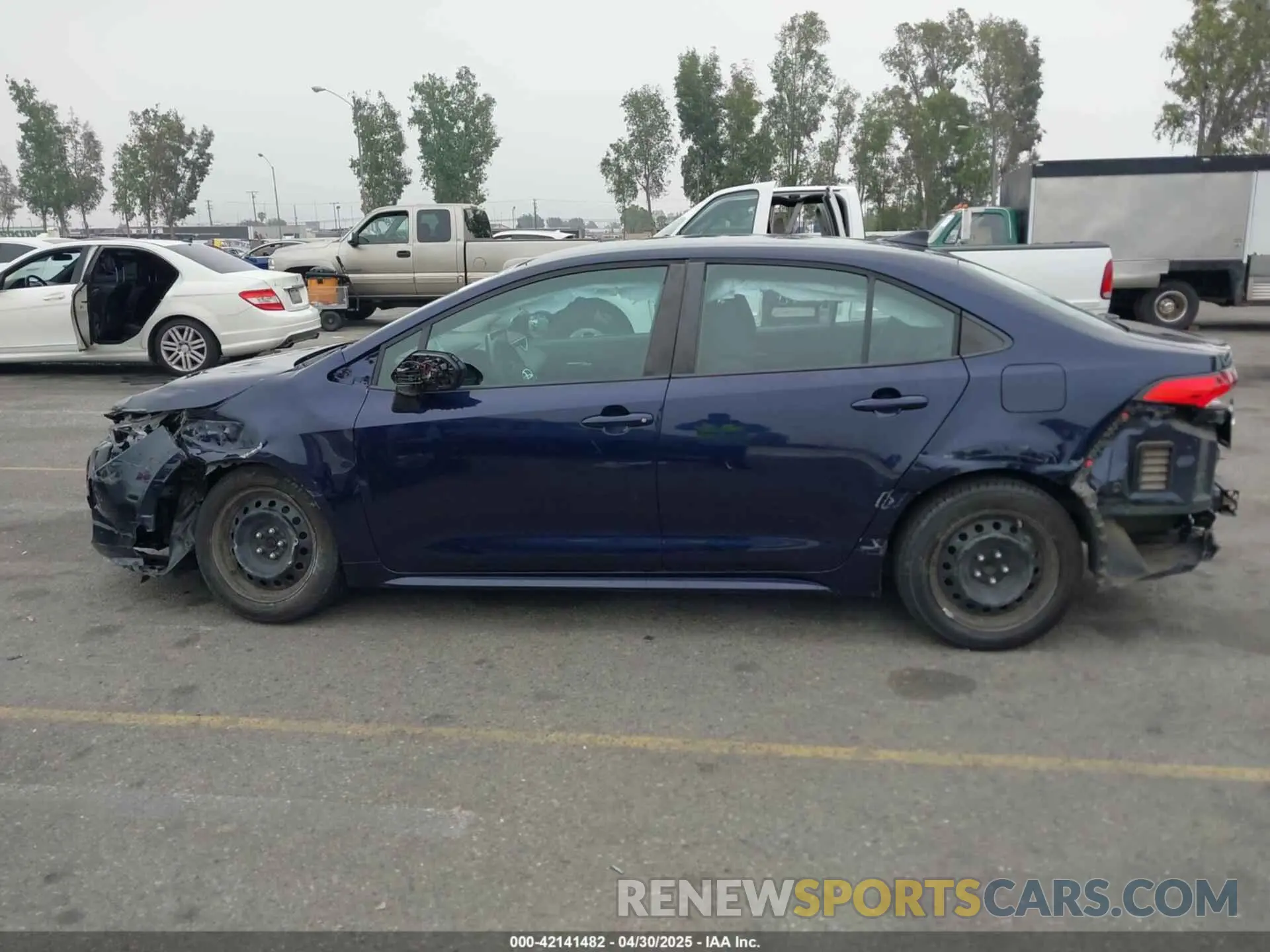 14 Photograph of a damaged car 5YFEPRAE8LP106139 TOYOTA COROLLA 2020