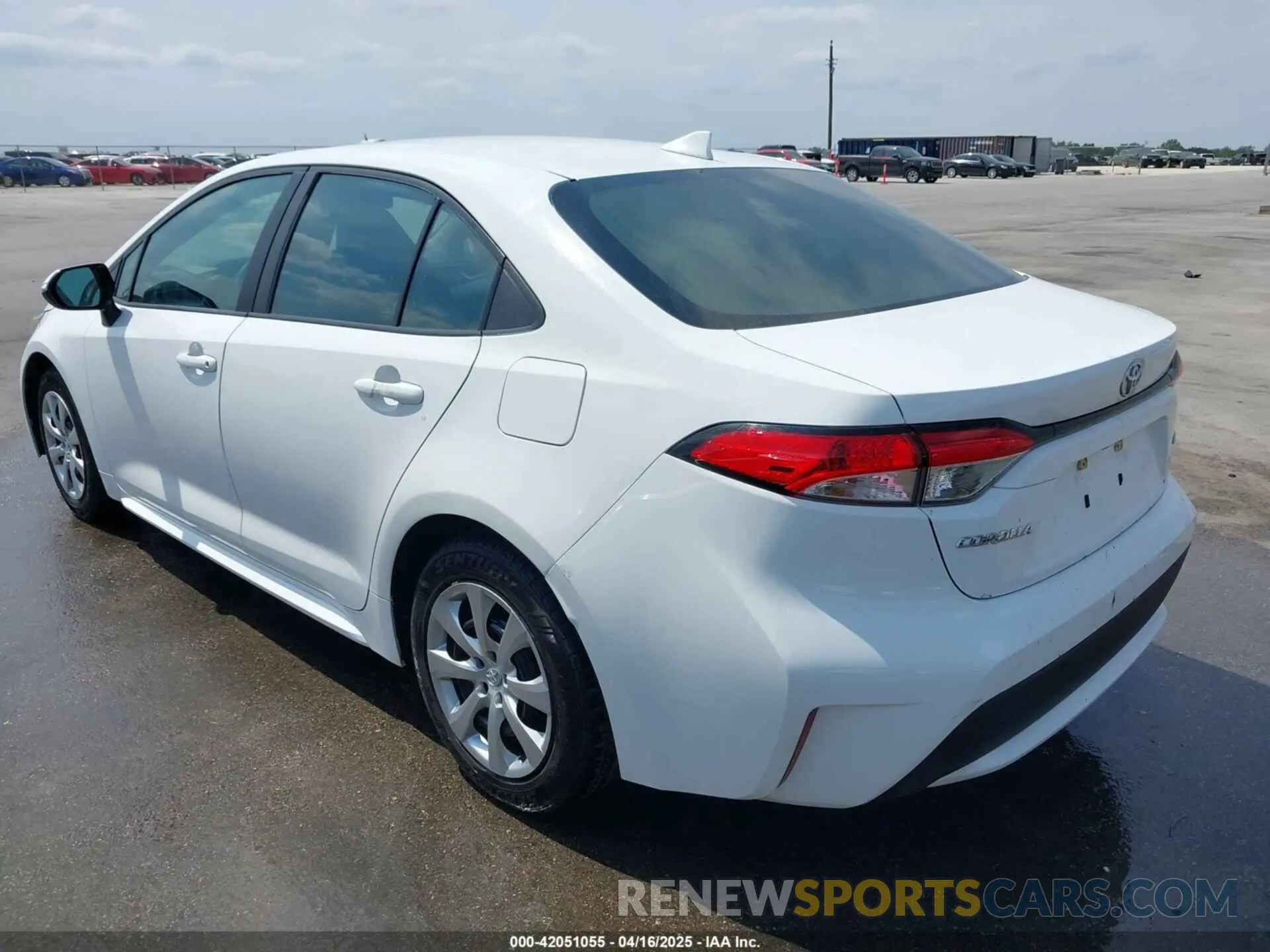 3 Photograph of a damaged car 5YFEPRAE8LP107260 TOYOTA COROLLA 2020