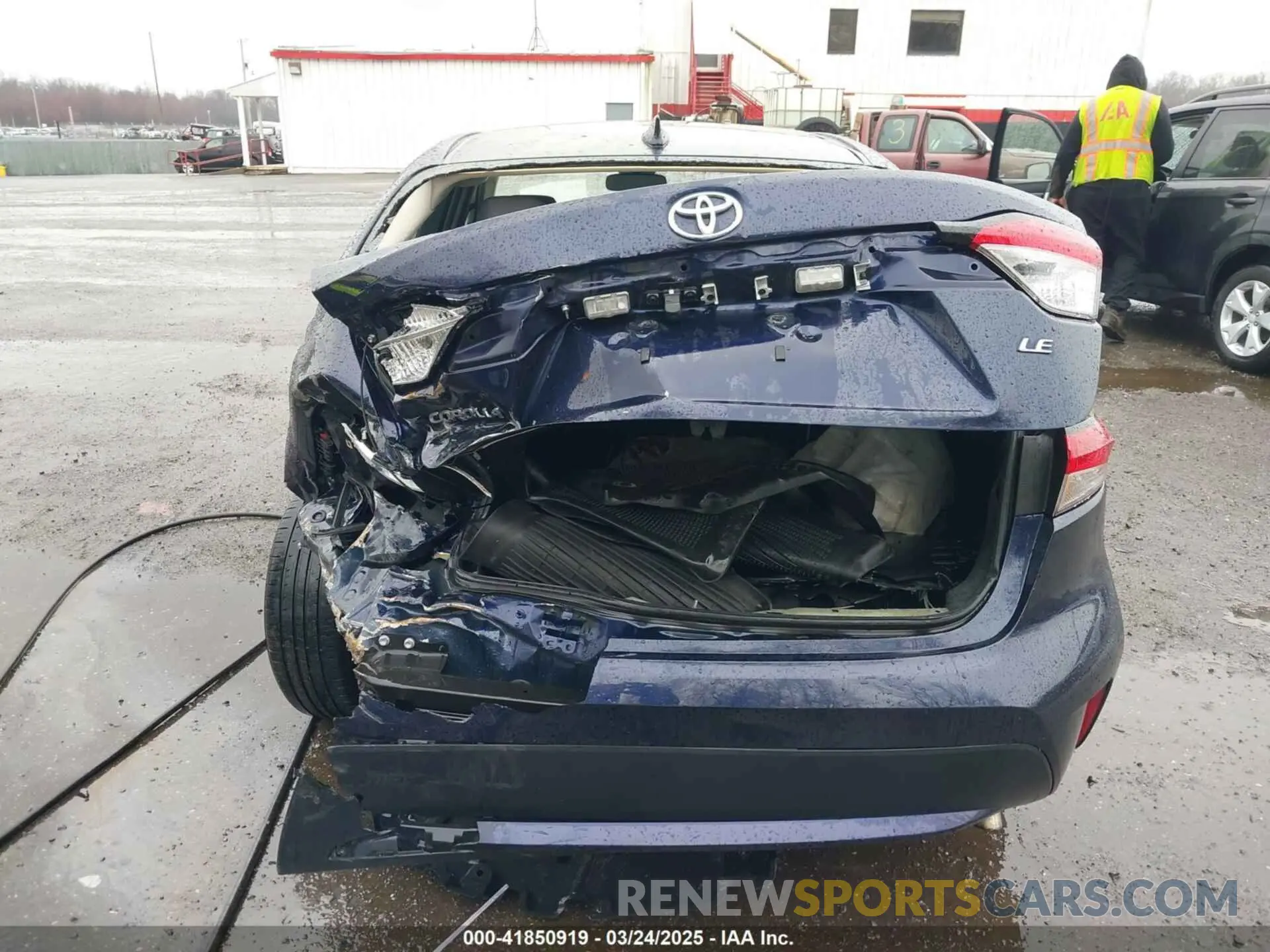 16 Photograph of a damaged car 5YFEPRAE8LP108201 TOYOTA COROLLA 2020