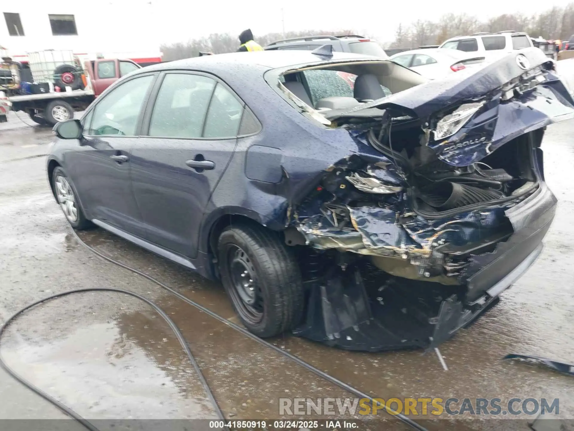 3 Photograph of a damaged car 5YFEPRAE8LP108201 TOYOTA COROLLA 2020