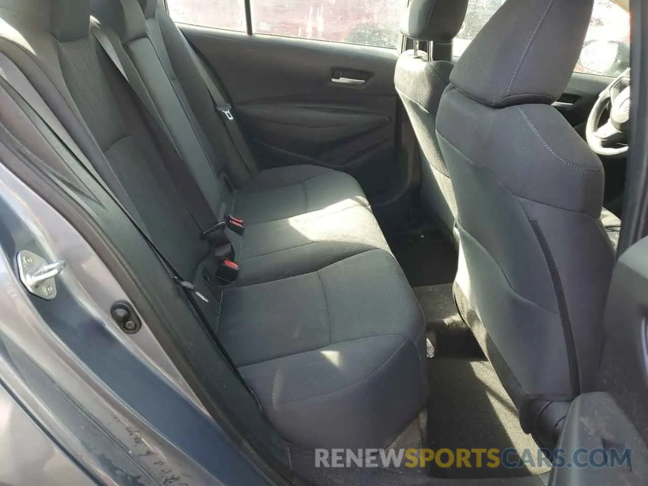 10 Photograph of a damaged car 5YFEPRAE8LP115651 TOYOTA COROLLA 2020