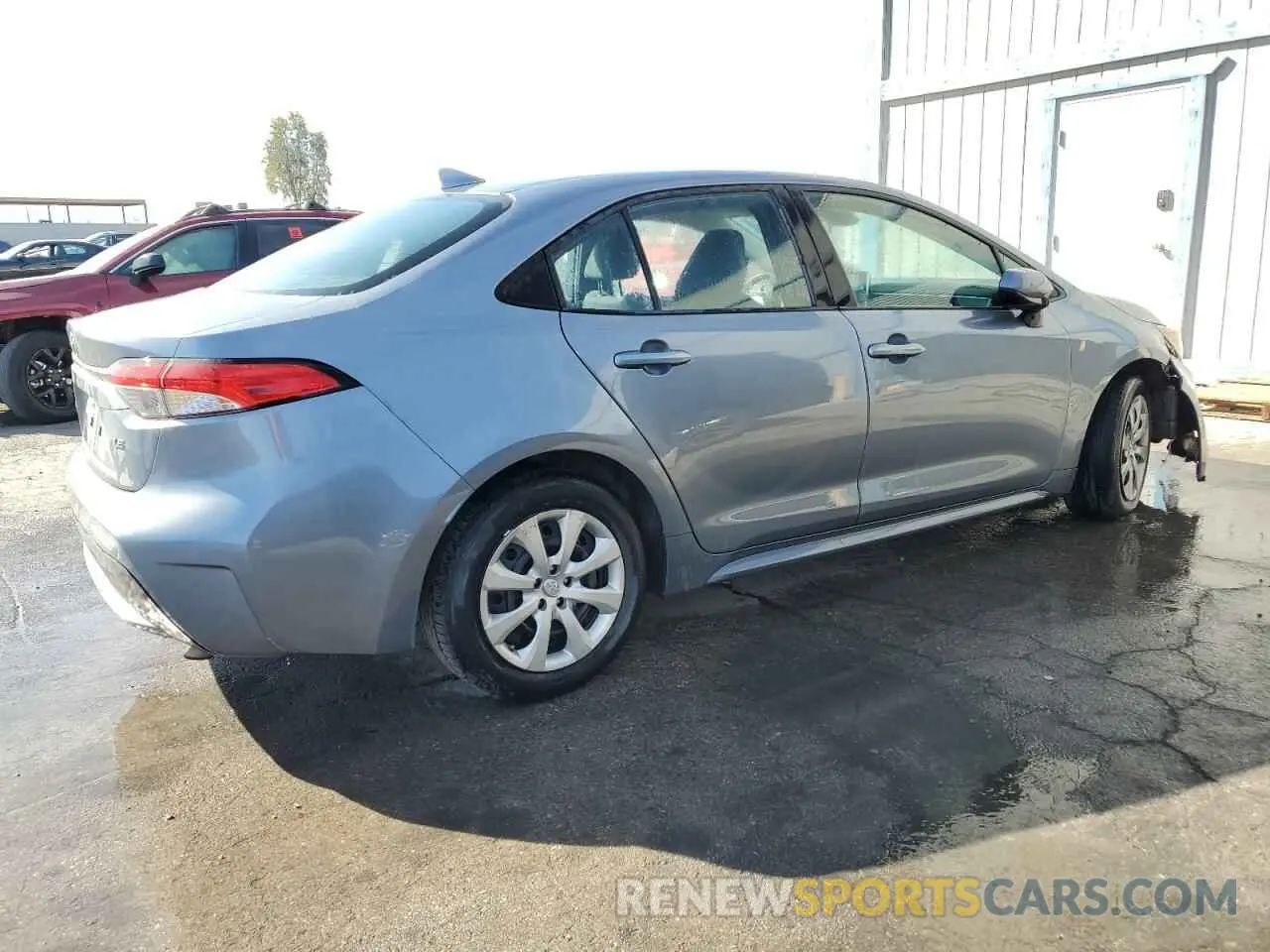3 Photograph of a damaged car 5YFEPRAE8LP115651 TOYOTA COROLLA 2020