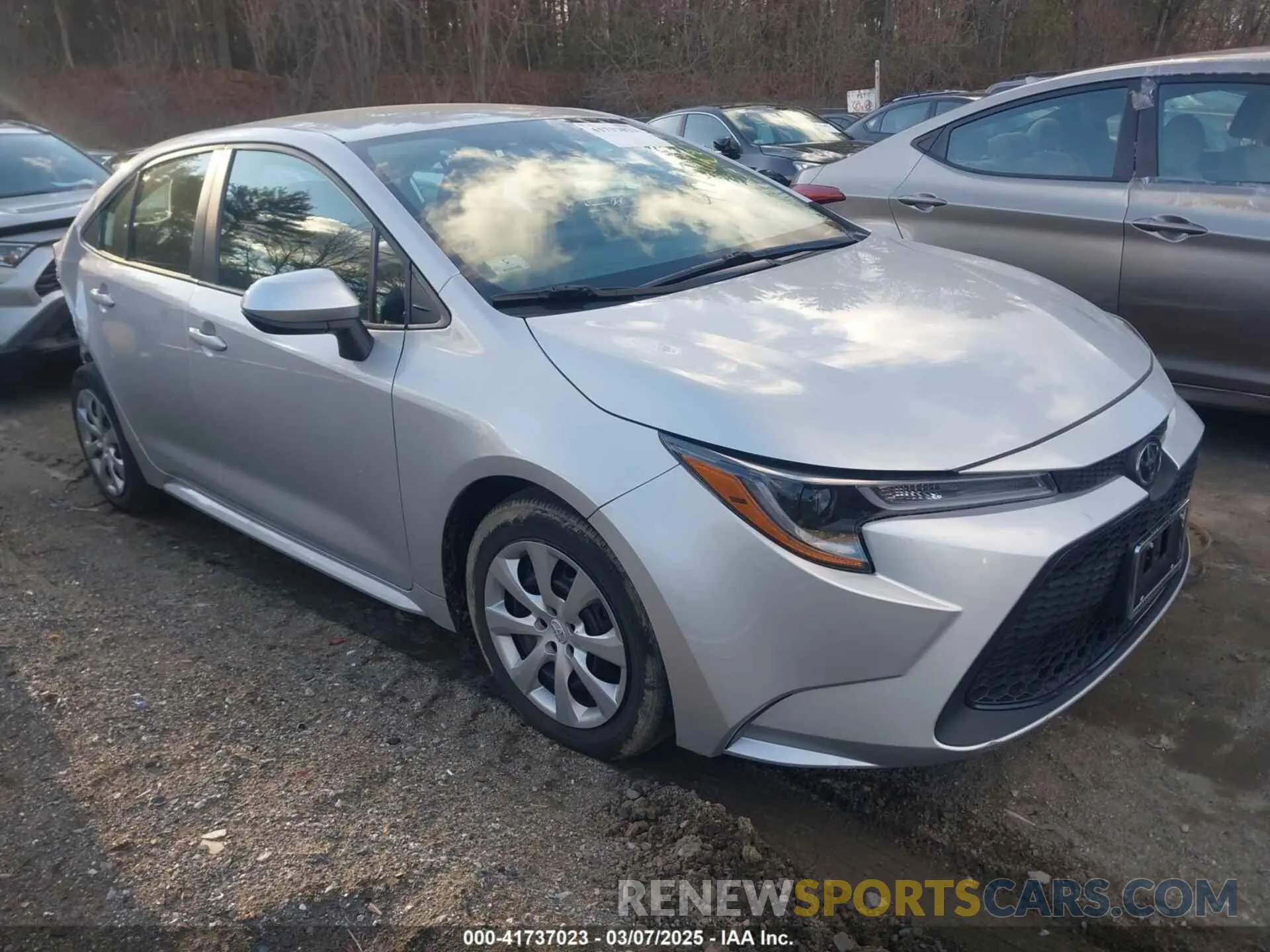 1 Photograph of a damaged car 5YFEPRAE8LP117920 TOYOTA COROLLA 2020
