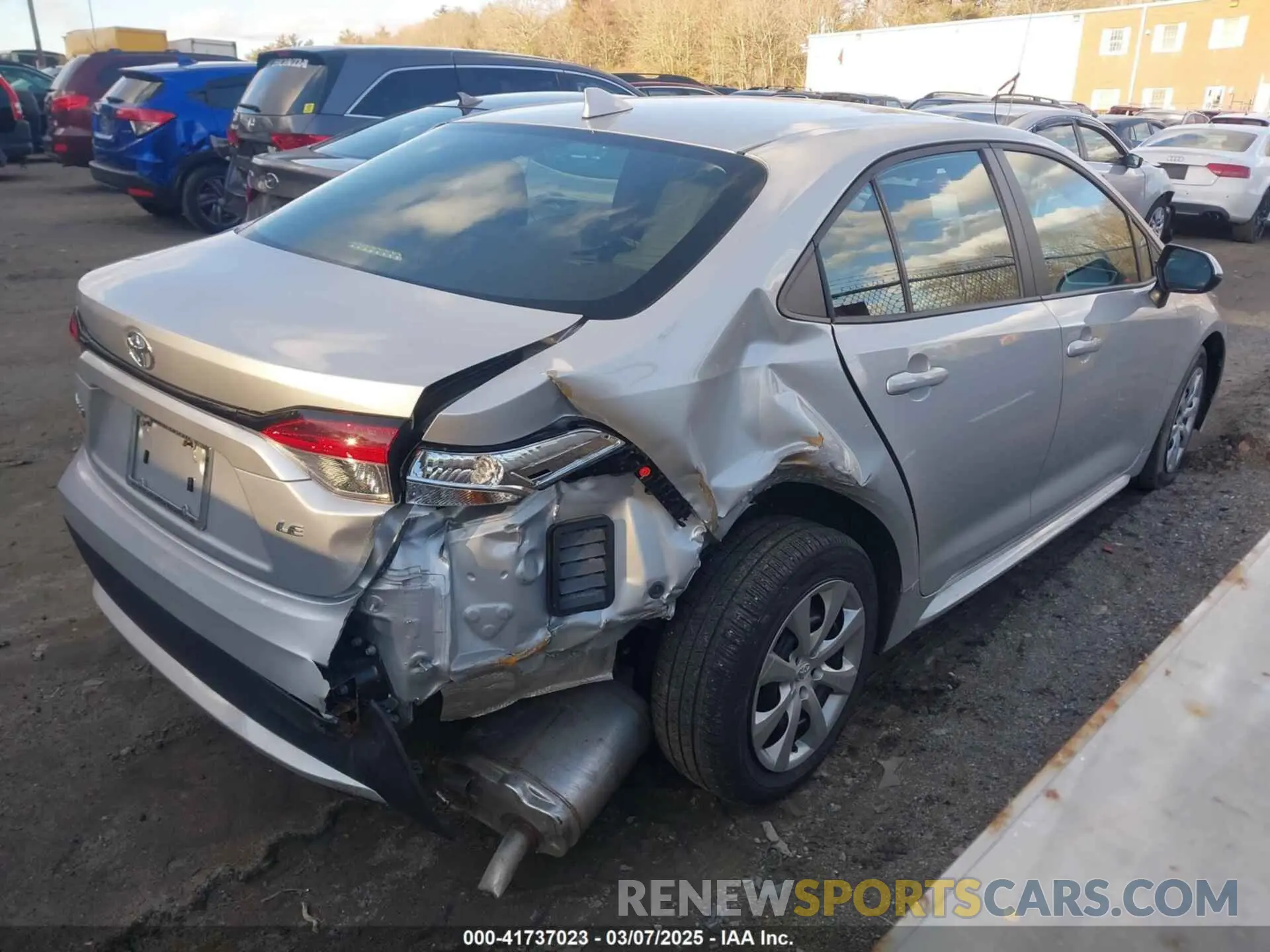 4 Photograph of a damaged car 5YFEPRAE8LP117920 TOYOTA COROLLA 2020