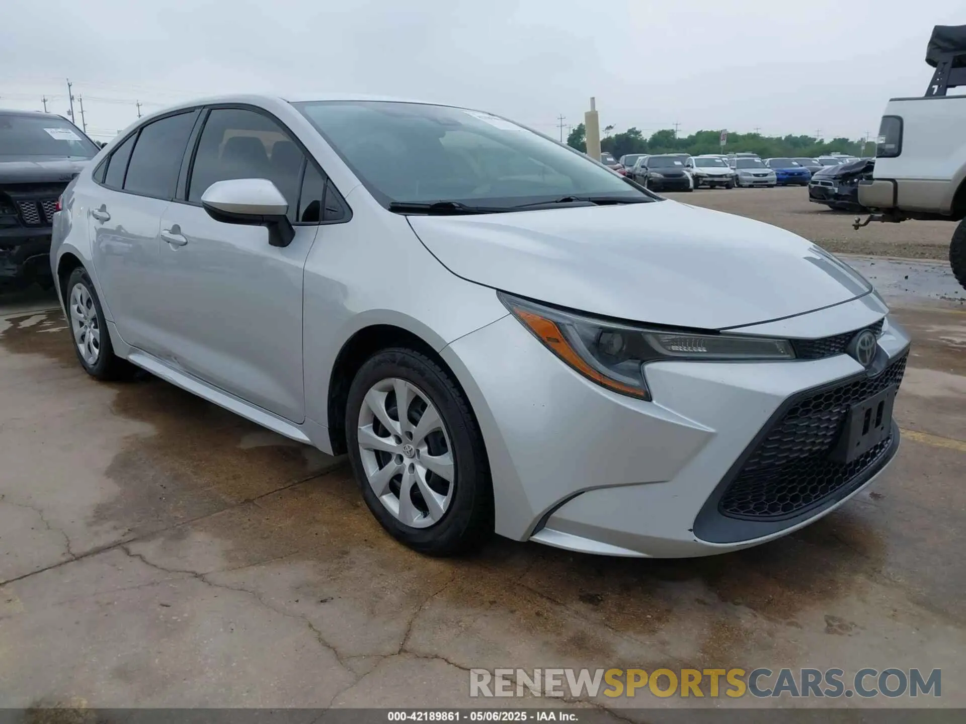 1 Photograph of a damaged car 5YFEPRAE8LP123927 TOYOTA COROLLA 2020