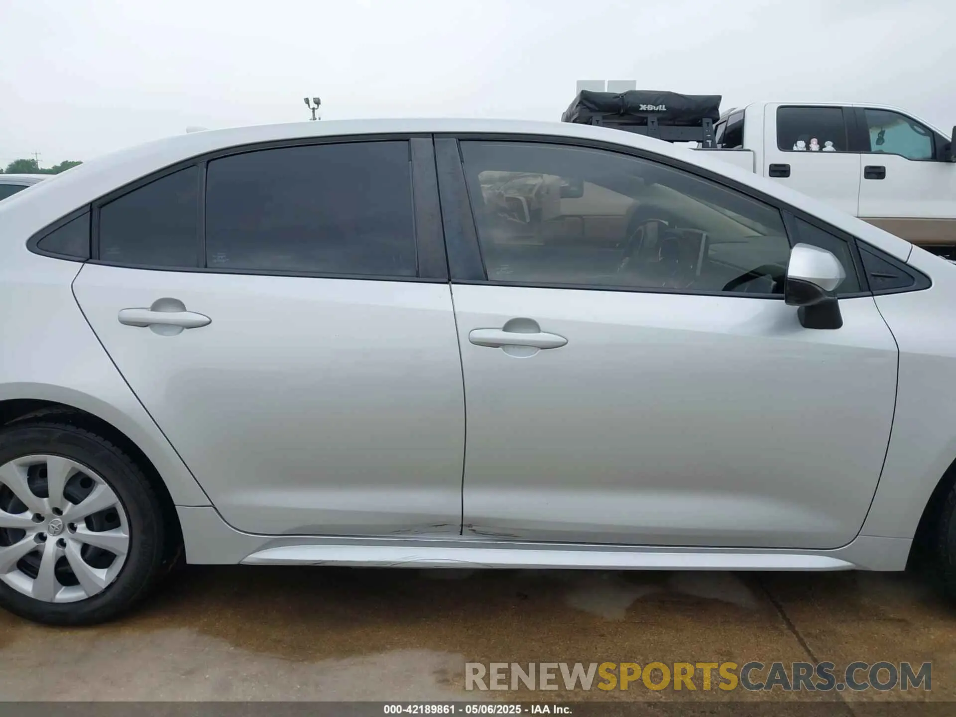 13 Photograph of a damaged car 5YFEPRAE8LP123927 TOYOTA COROLLA 2020
