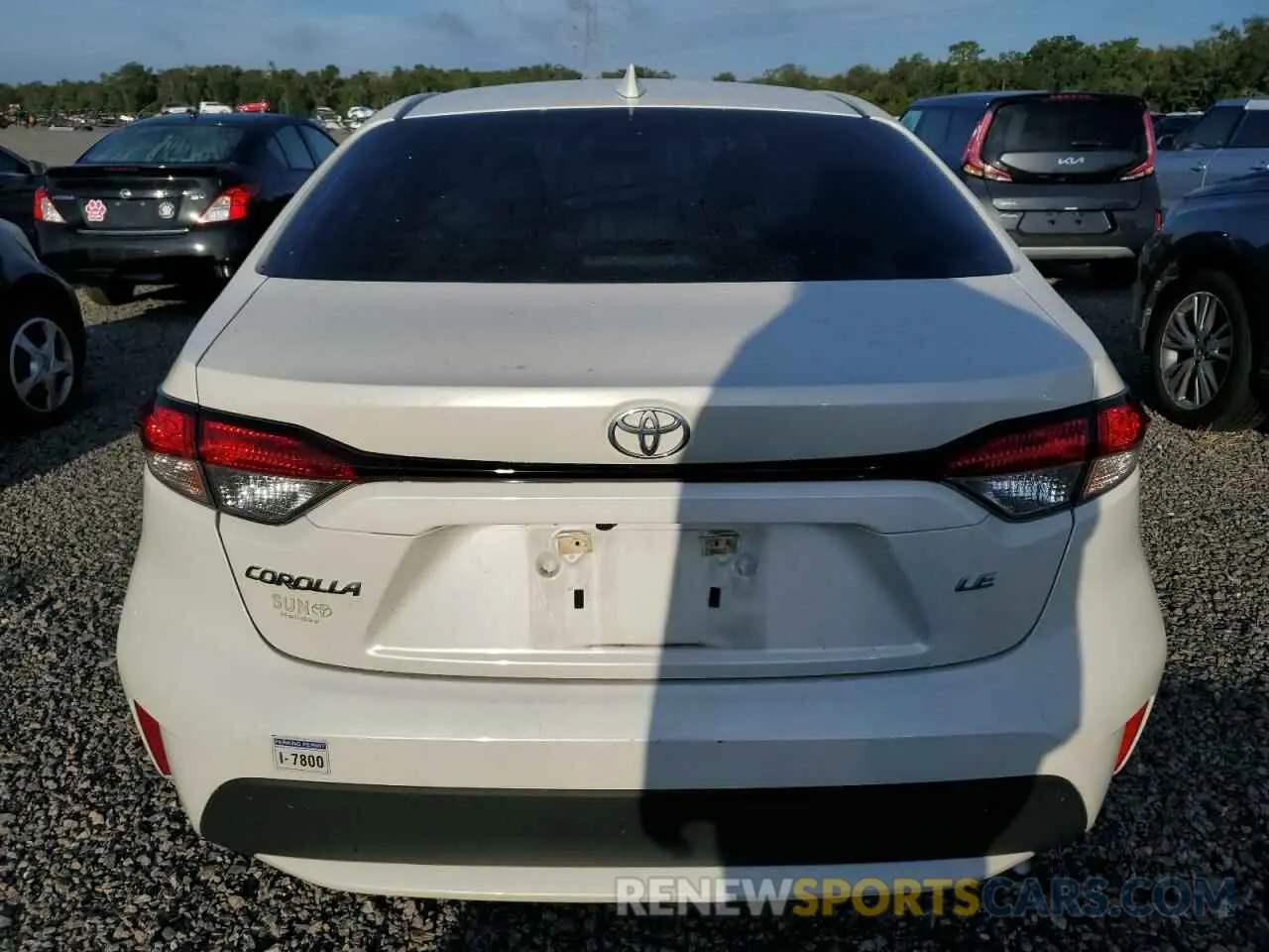 6 Photograph of a damaged car 5YFEPRAE8LP124138 TOYOTA COROLLA 2020