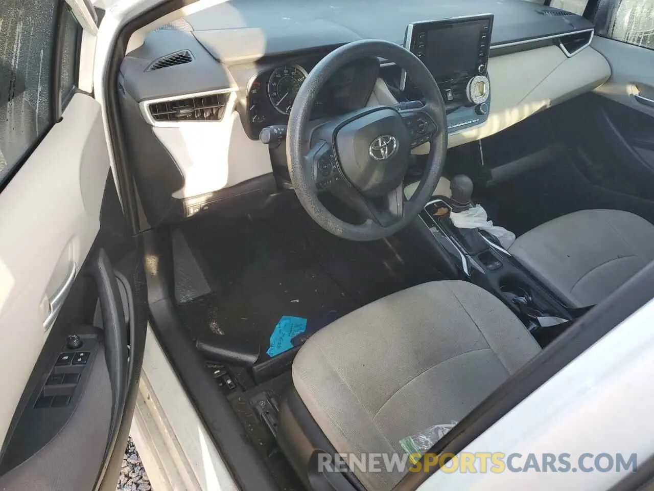 8 Photograph of a damaged car 5YFEPRAE8LP124138 TOYOTA COROLLA 2020